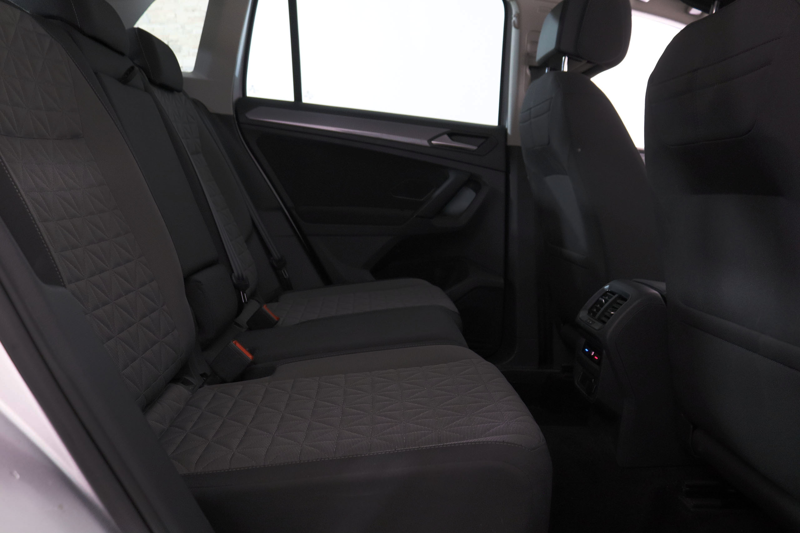 Volkswagen Tiguan 2.0 TDI LIFE 150CV 5P # IVA DEDUCIBLE, NAVY, PARKTRONIC foto 28