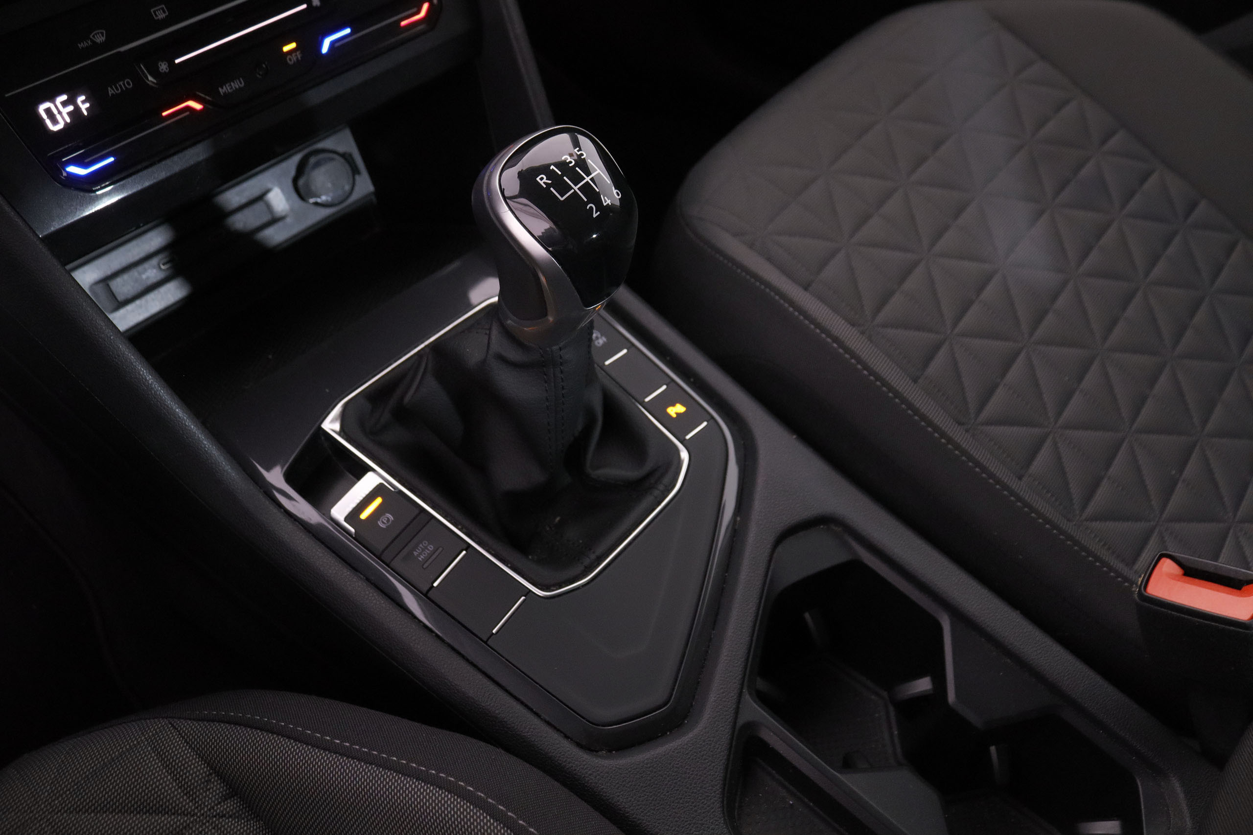 Volkswagen Tiguan 2.0 TDI LIFE 150CV 5P # IVA DEDUCIBLE, NAVY, PARKTRONIC foto 24