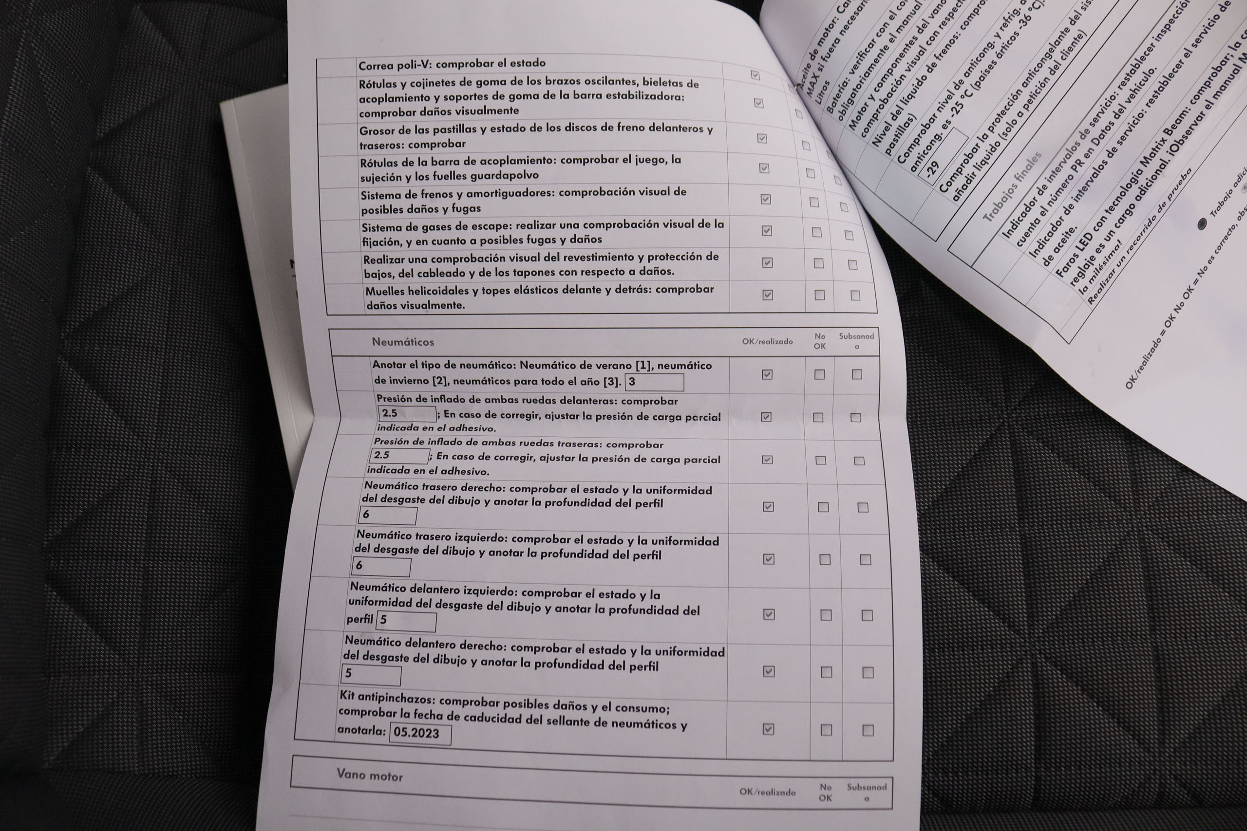 Volkswagen Tiguan 2.0 TDI LIFE 150CV 5P # IVA DEDUCIBLE, NAVY, PARKTRONIC foto 31