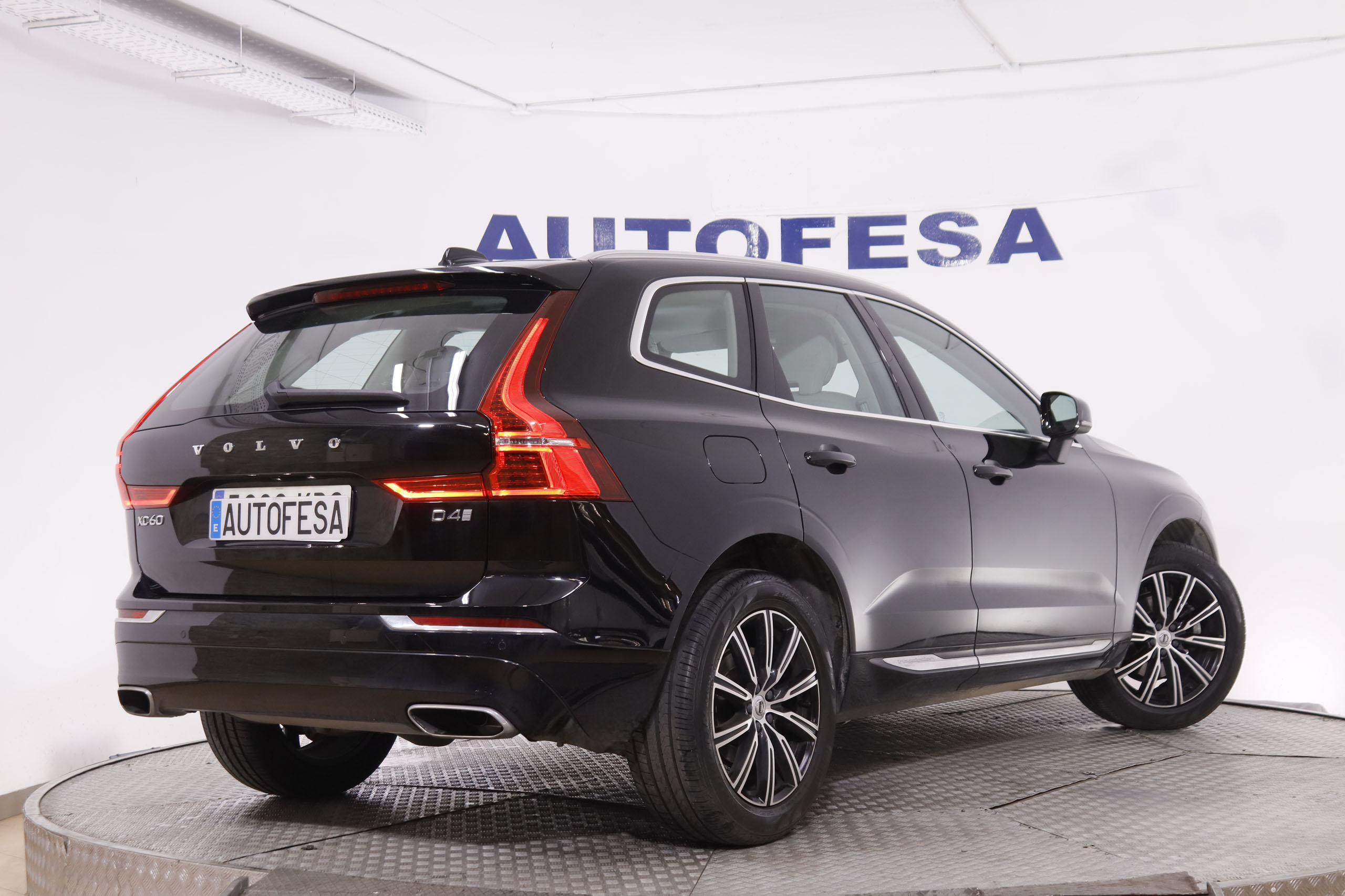 Volvo Xc 60 2.0 D4 INCRIPTION AUTO 190CV 5P # CUERO, NAVY, PARKTRONIC foto 5