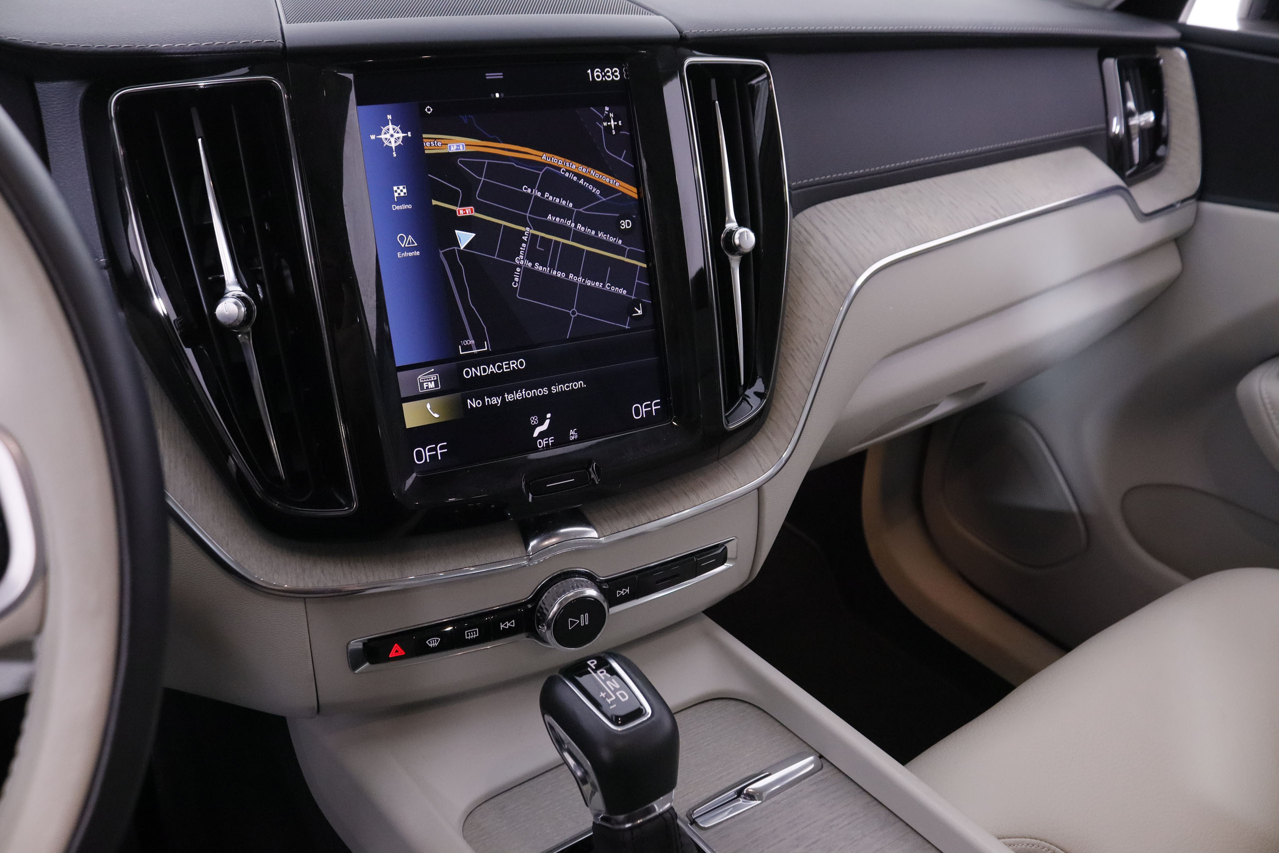 Volvo Xc 60 2.0 D4 INCRIPTION AUTO 190CV 5P # CUERO, NAVY, PARKTRONIC foto 18