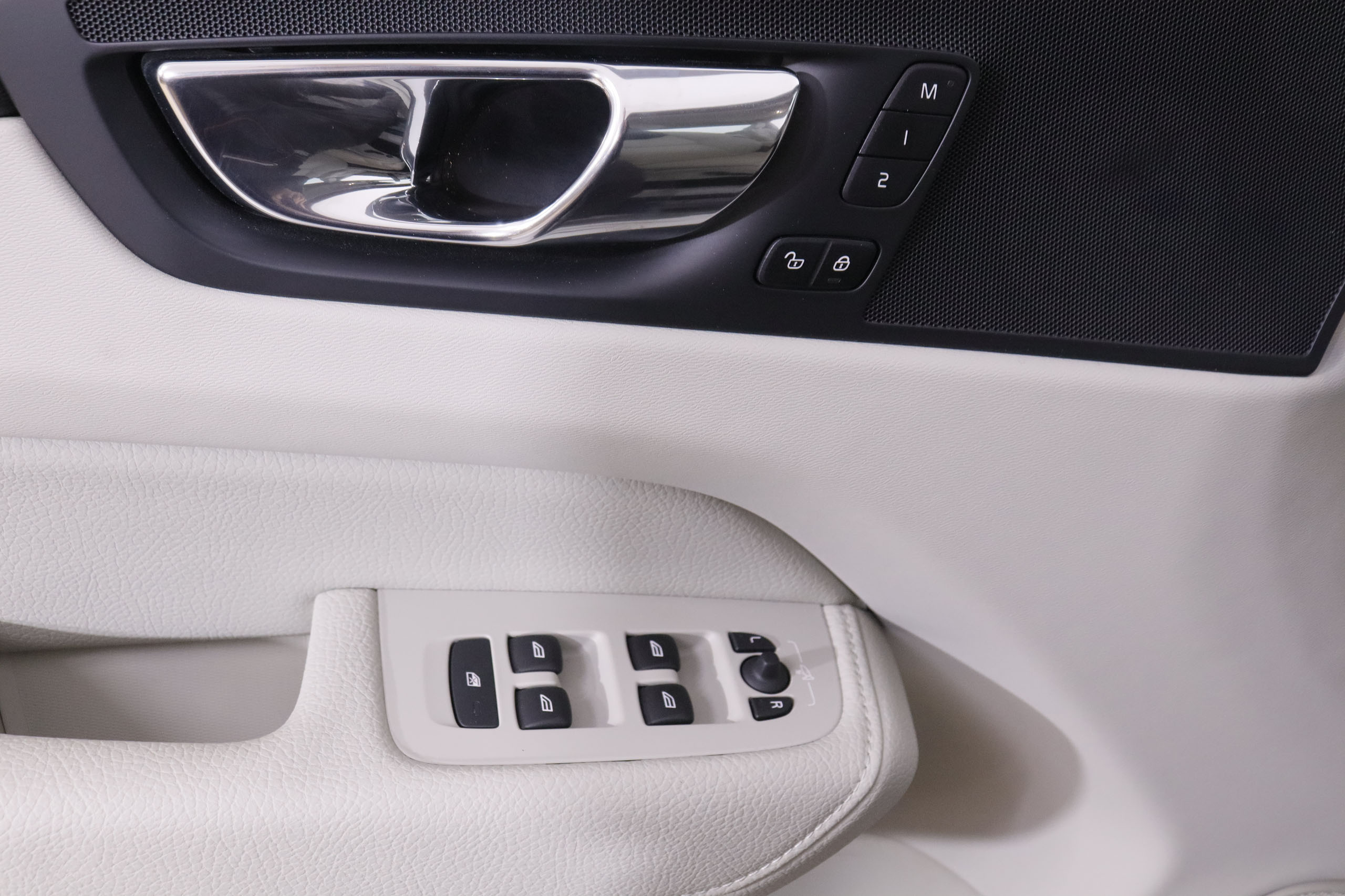 Volvo Xc 60 2.0 D4 INCRIPTION AUTO 190CV 5P # CUERO, NAVY, PARKTRONIC foto 27