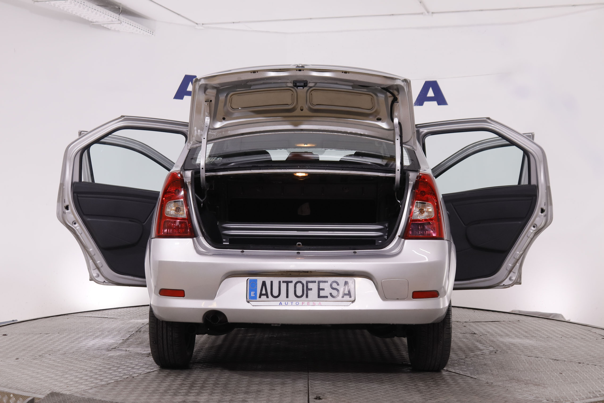 Dacia Logan 1.2 16V 75CV AMBIANCE 4P foto 11