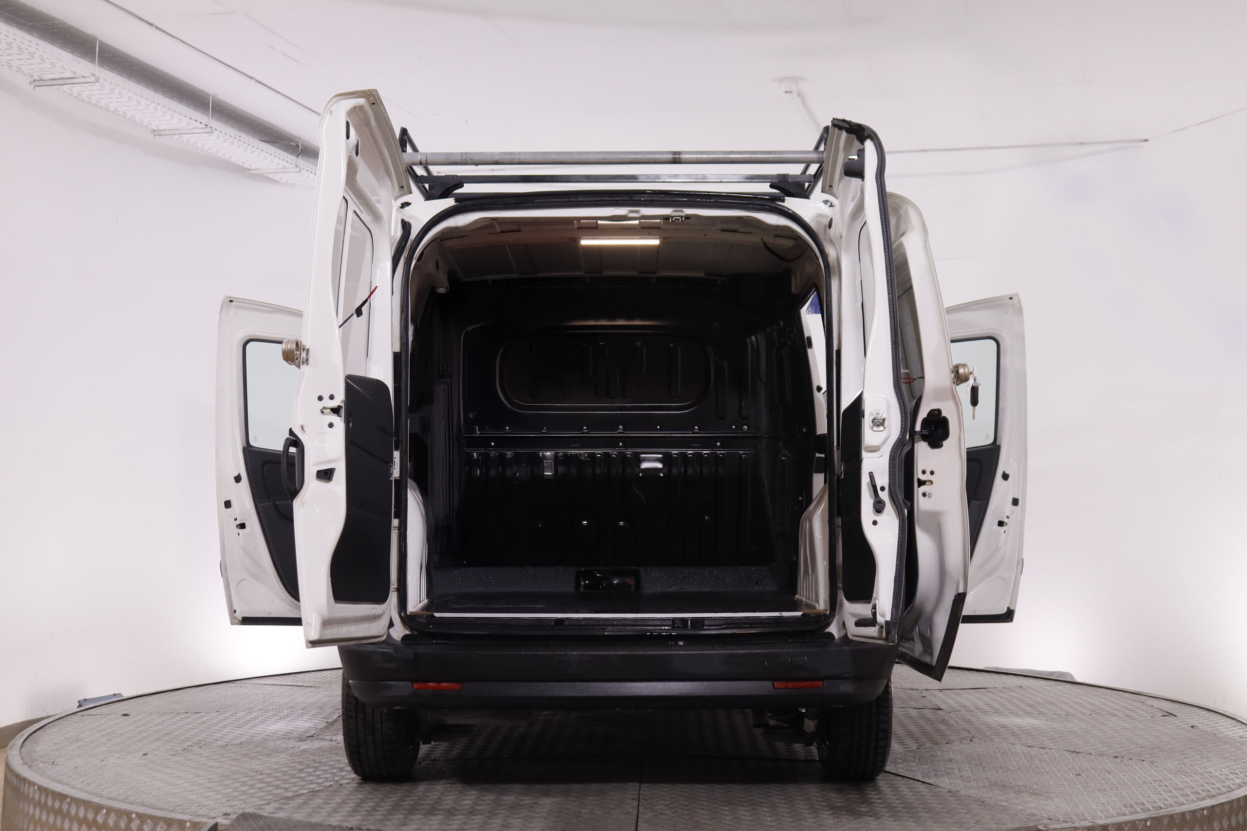 Fiat Doblo 1.3 CARGO BASE PLUS 95CV 2P # IVA DEDUCIBLE foto 10