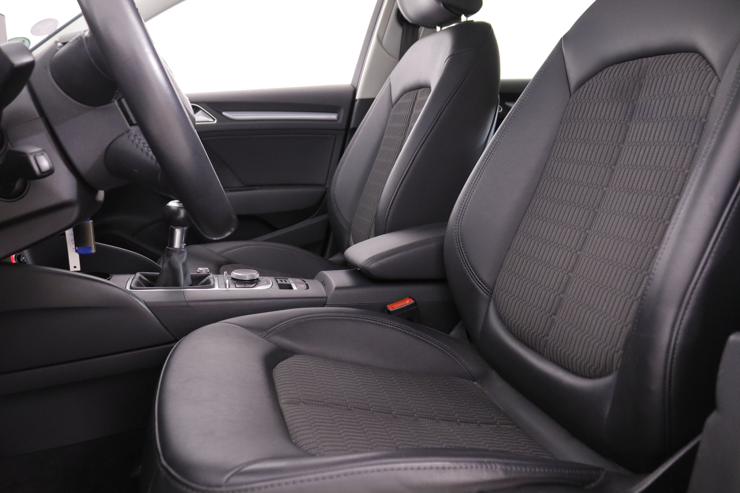 Audi A3 1.4 TFSI SPORTBACK AMBIENTE 125CV 5P # NAVY, PARKTRONIC foto 24