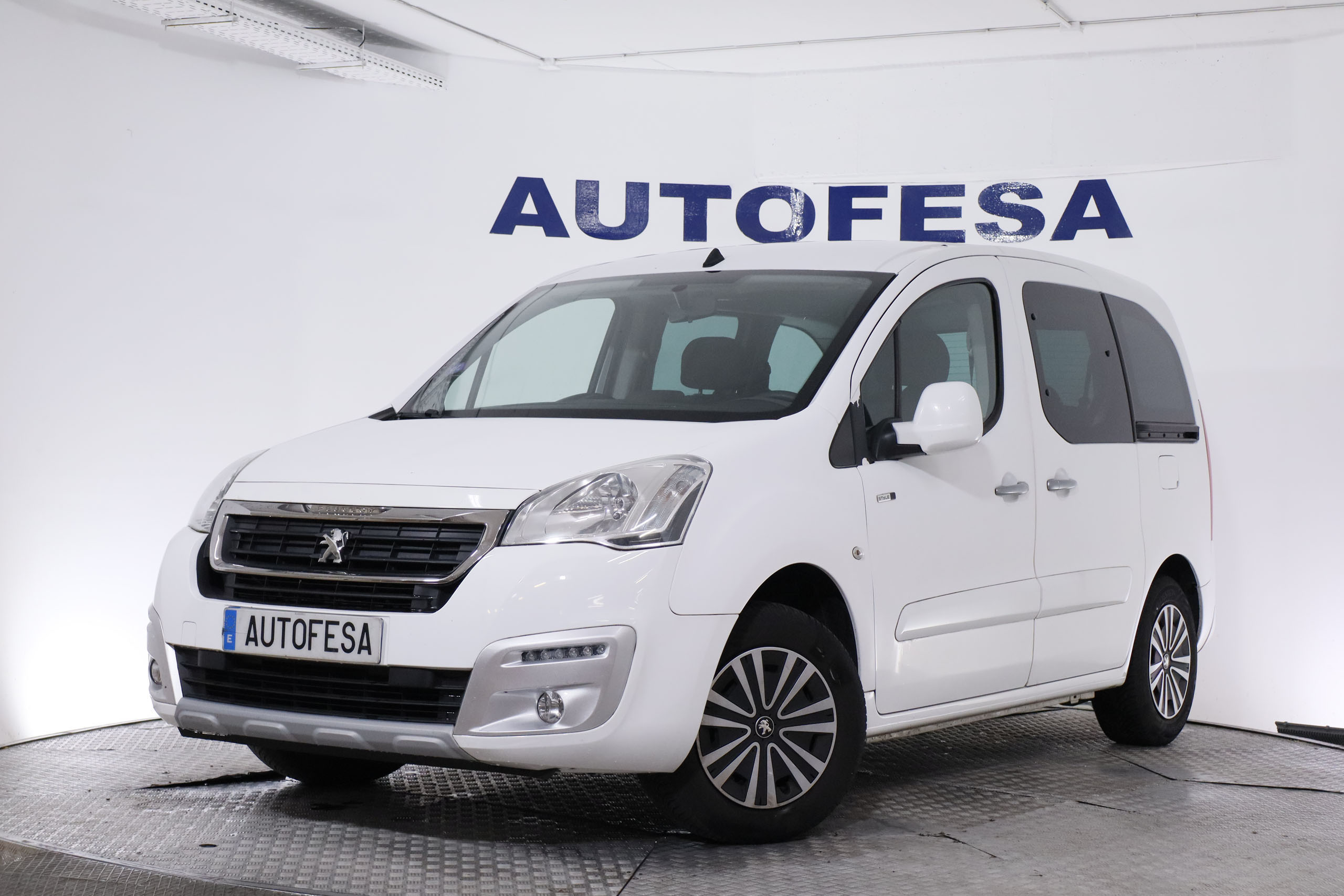 Peugeot Partner TEPEE 1.2 110CV STYLE 5P S/S # BLUETOOT, PARKTRONIC foto 2