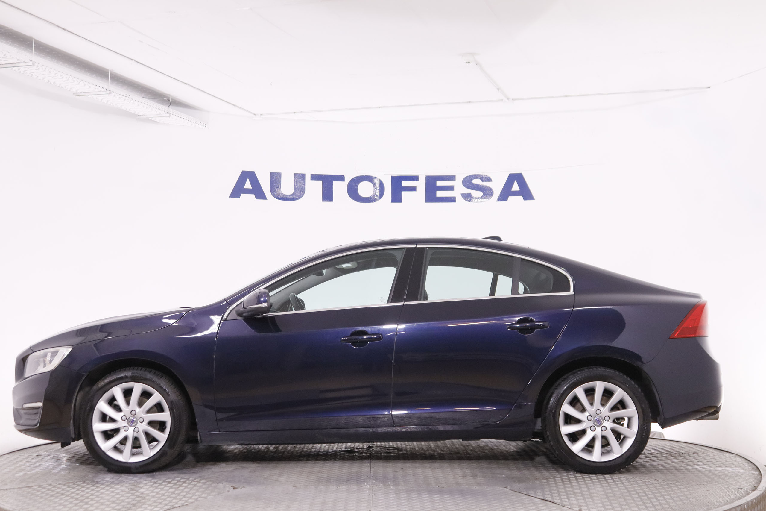 Volvo S60 2.0 D3 MOMENTUM 150CV 4P # NAVY foto 9