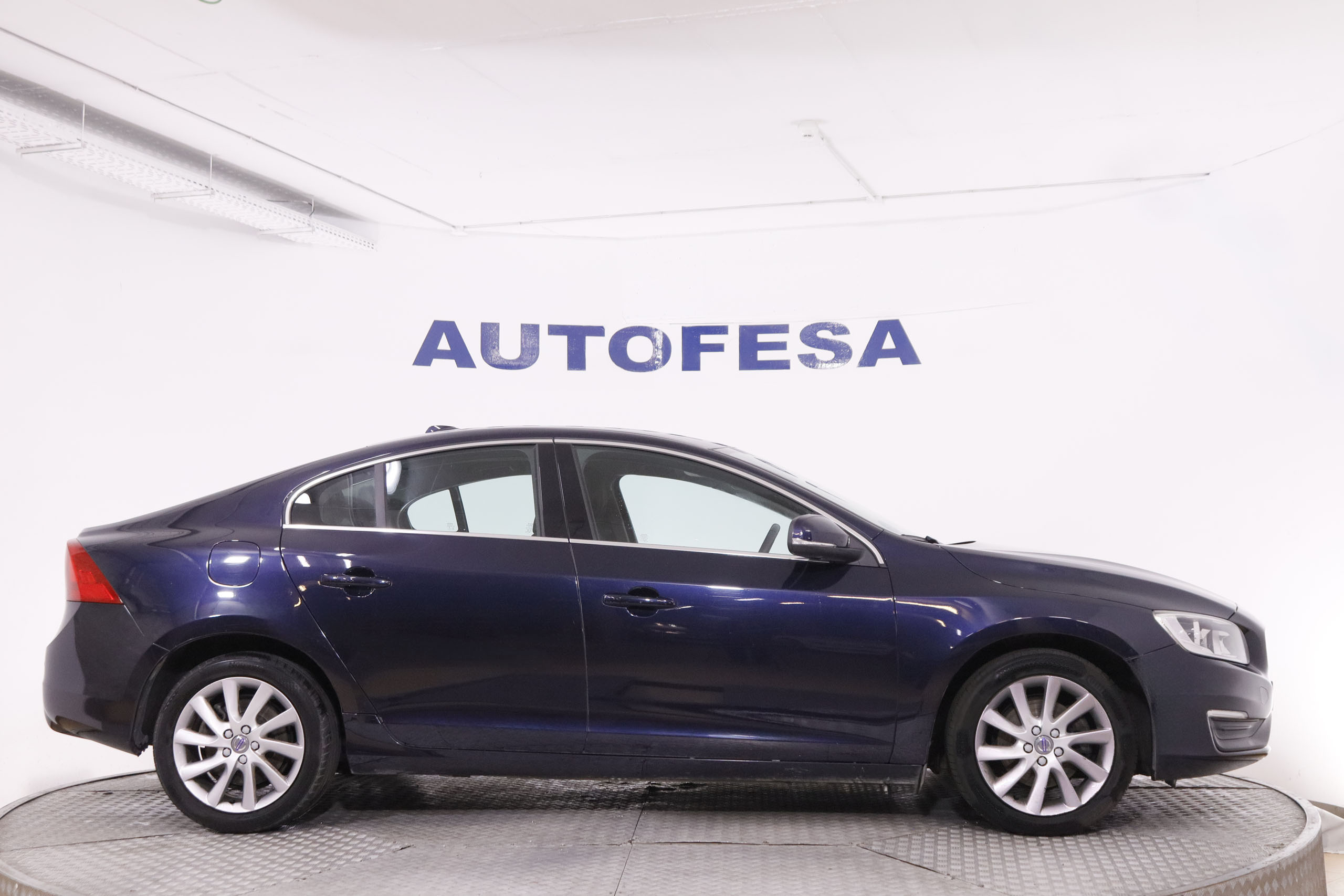 Volvo S60 2.0 D3 MOMENTUM 150CV 4P # NAVY foto 13