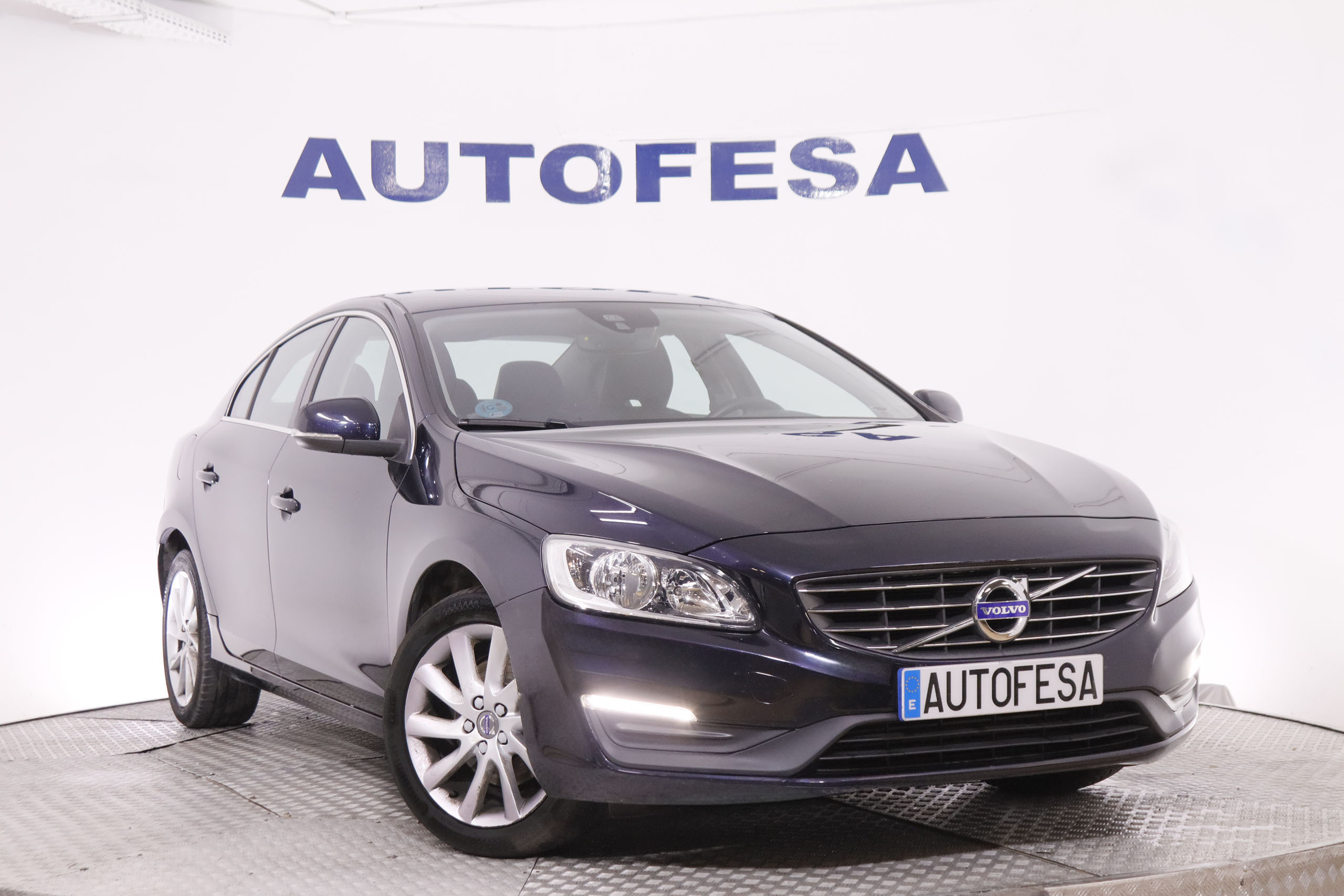 Volvo S60 2.0 D3 MOMENTUM 150CV 4P # NAVY foto 3
