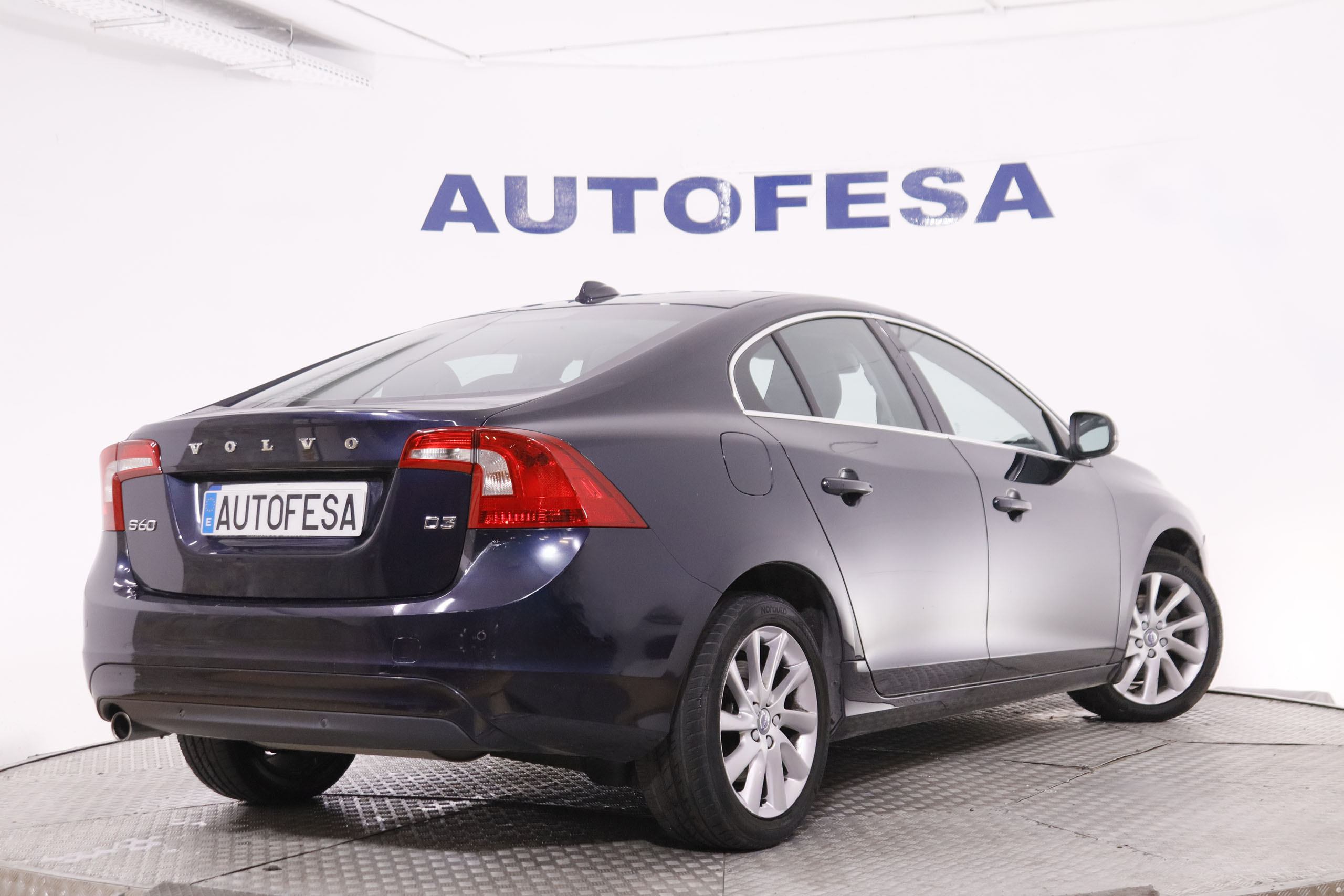 Volvo S60 2.0 D3 MOMENTUM 150CV 4P # NAVY foto 5