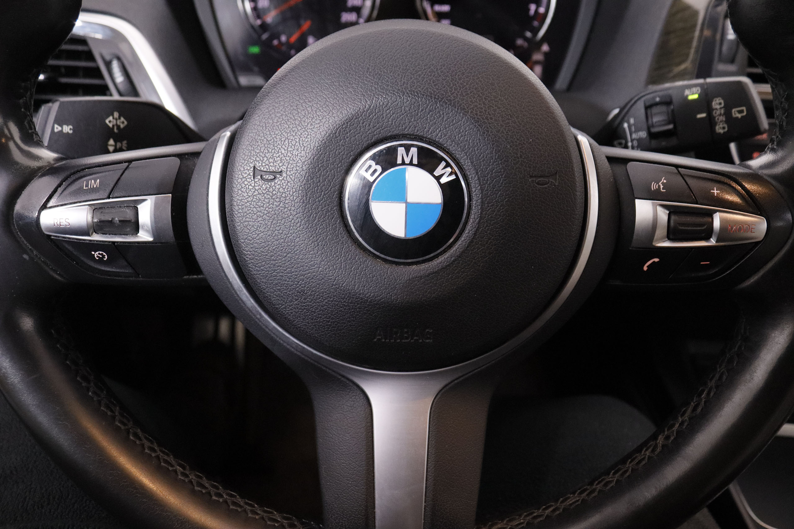 BMW 118 SERIE 1 118I M SPORT 136CV 5P # CUERO, NAVY, PARKTRONIC foto 17