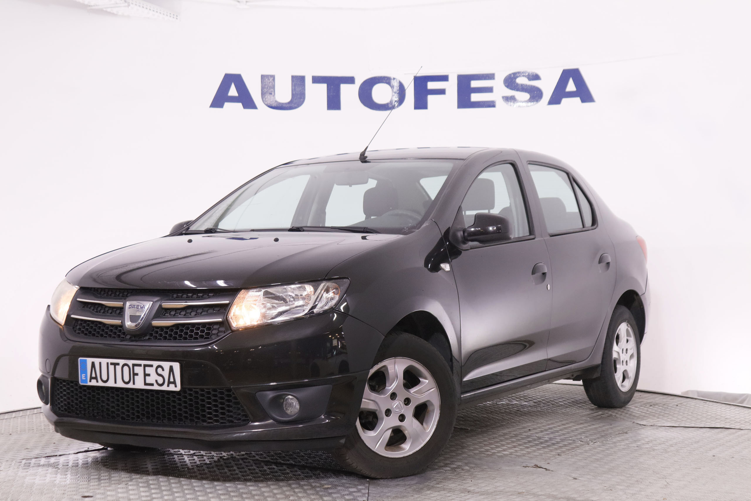 Dacia Logan 1.5 TCE LAUREATE 90CV 4P #PARKTRONIC foto 1