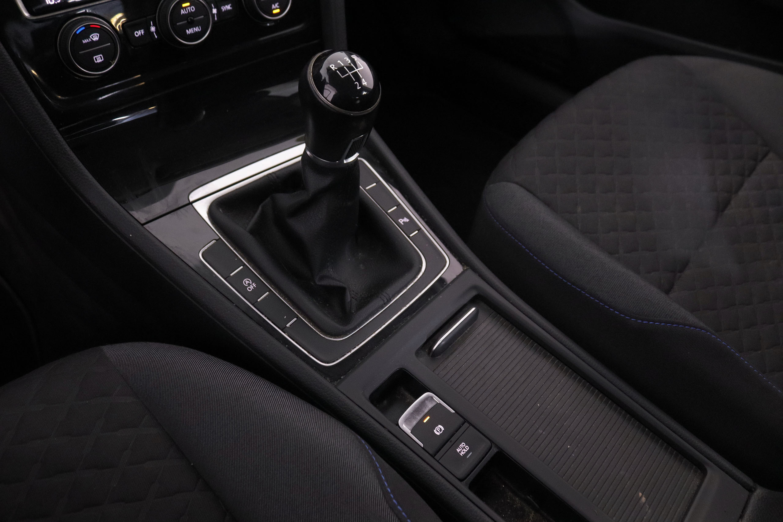 Volkswagen Golf 1.6 TDI ADVANCE 115CV 5P # NAVY, PARKTRONIC foto 22