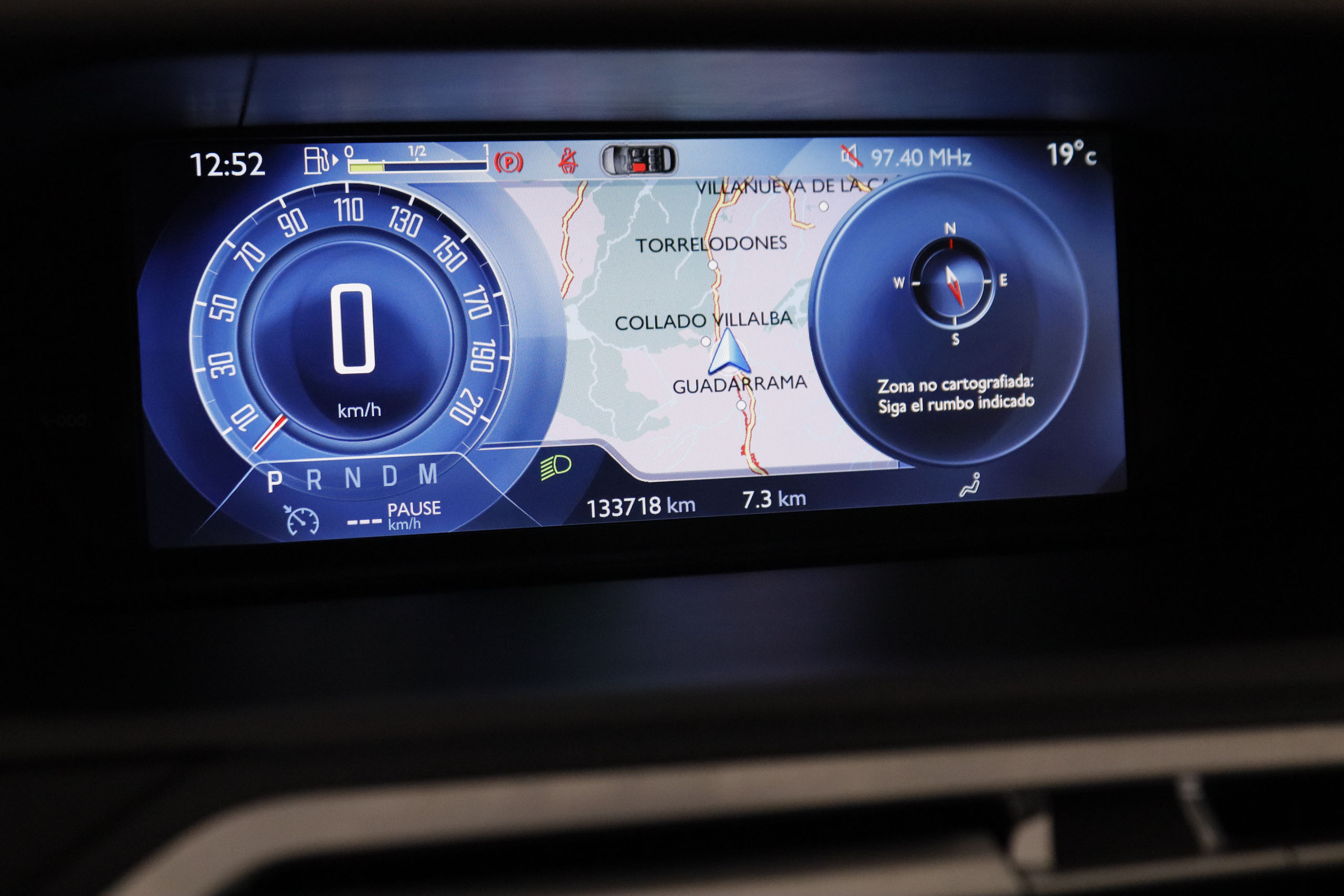 Citroen C4 Picasso 1.5 BLUE HDI FEEL AUTO 120CV 5P # NAVY, PARKTRONIC foto 17