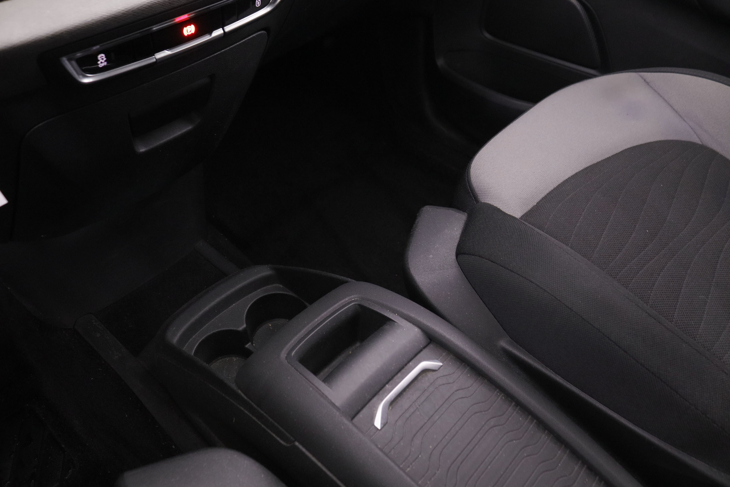 Citroen C4 Picasso 1.5 BLUE HDI FEEL AUTO 120CV 5P # NAVY, PARKTRONIC foto 24