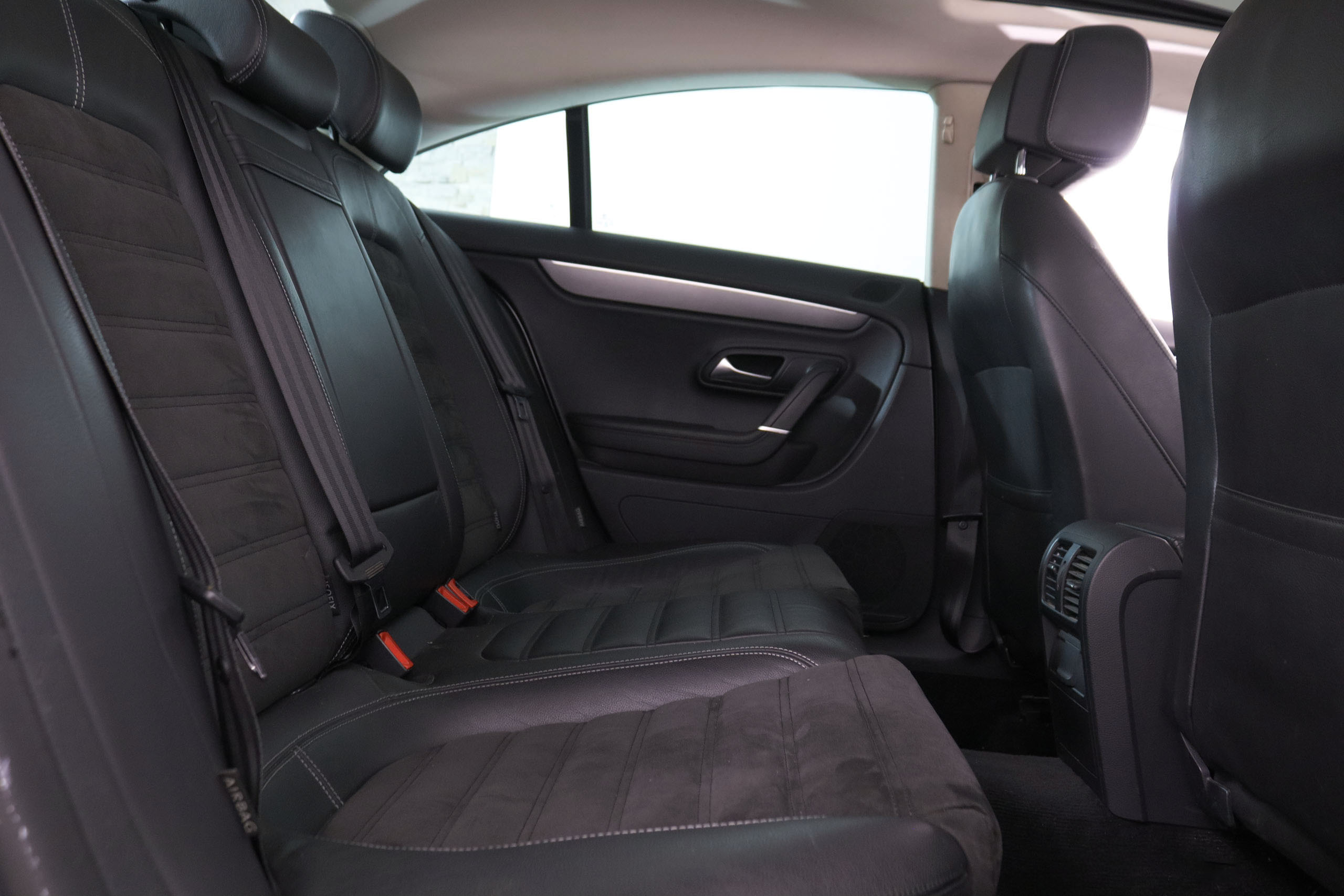 Volkswagen Cc 2.0 TDI EXCLUSIVE AUTO 140CV 4P # TECHO ELECTRICO, NAVY, PARKTRONIC foto 27