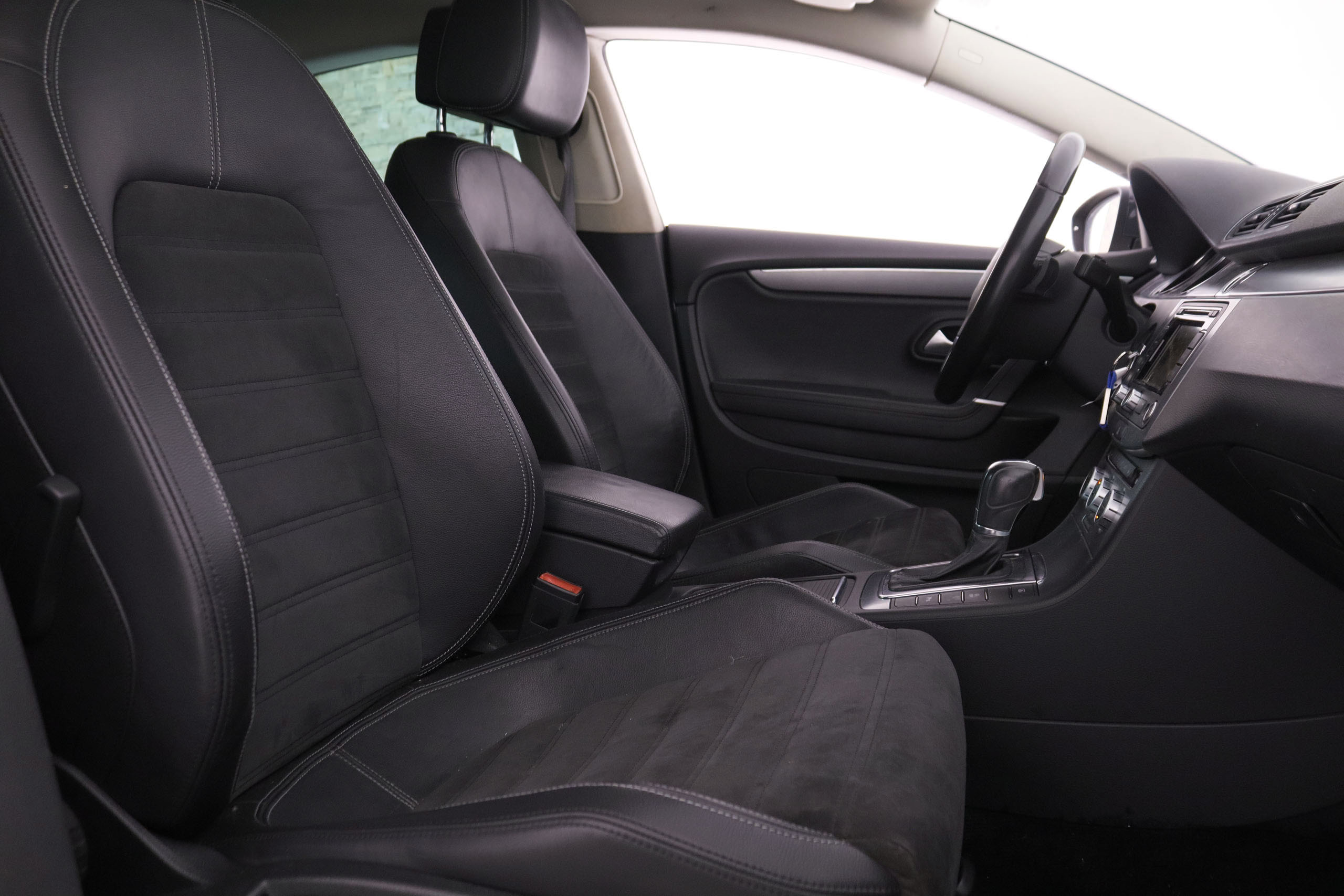 Volkswagen Cc 2.0 TDI EXCLUSIVE AUTO 140CV 4P # TECHO ELECTRICO, NAVY, PARKTRONIC foto 26