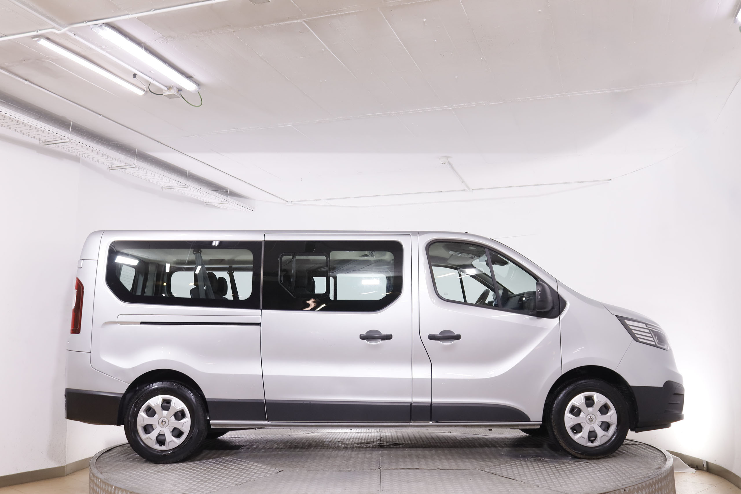 Renault Trafic 2.0 DCI L2 ENERGY ZEN 150CV 9 PLAZAS 5P # IVA DEDUCIBLE, PARKTRONIC foto 13