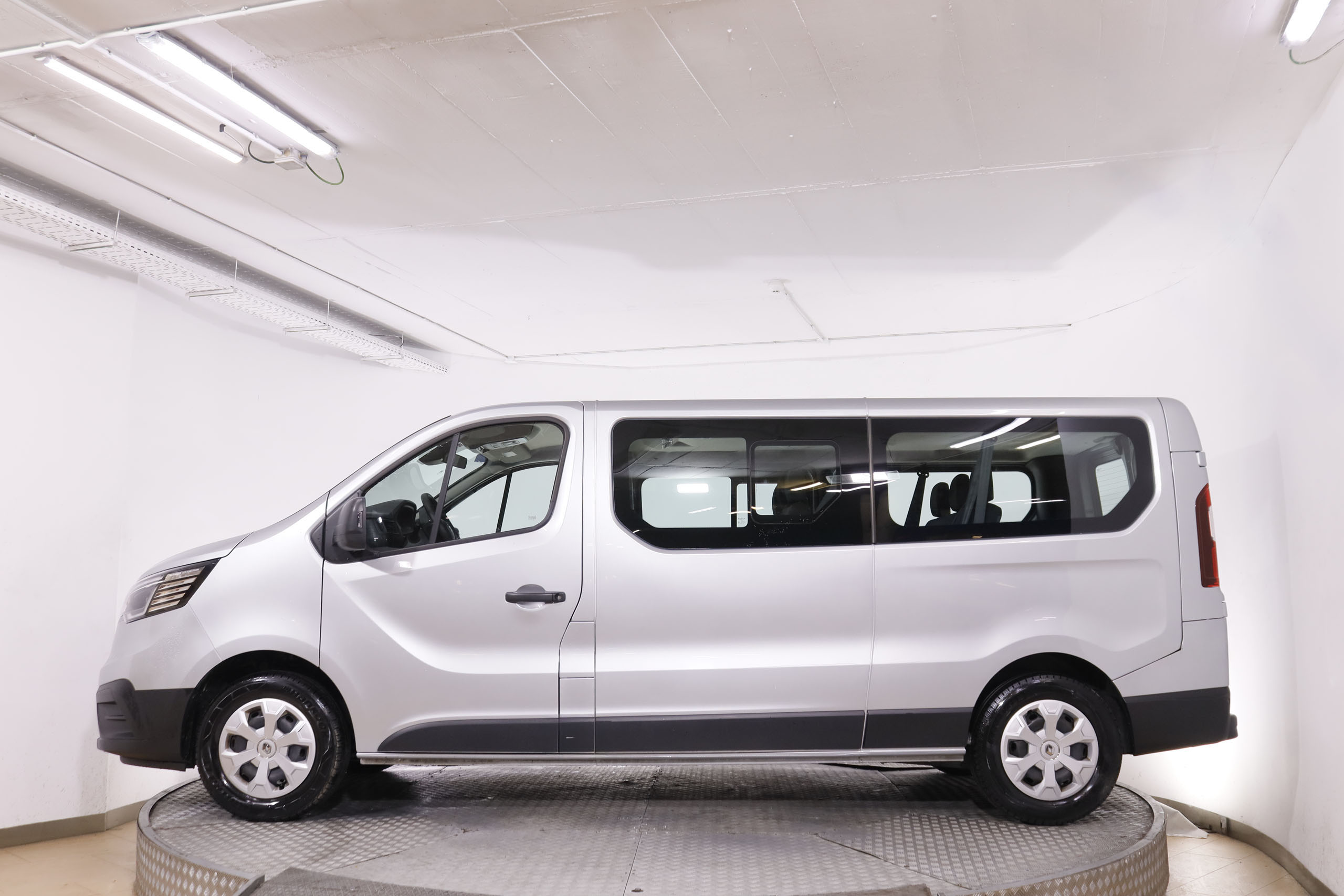 Renault Trafic 2.0 DCI L2 ENERGY ZEN 150CV 9 PLAZAS 5P # IVA DEDUCIBLE, PARKTRONIC foto 9