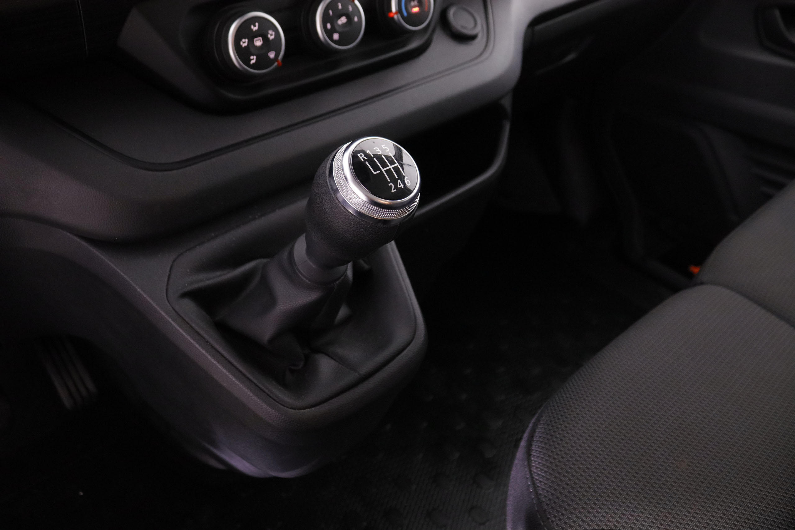 Renault Trafic 2.0 DCI L2 ENERGY ZEN 150CV 9 PLAZAS 5P # IVA DEDUCIBLE, PARKTRONIC foto 21