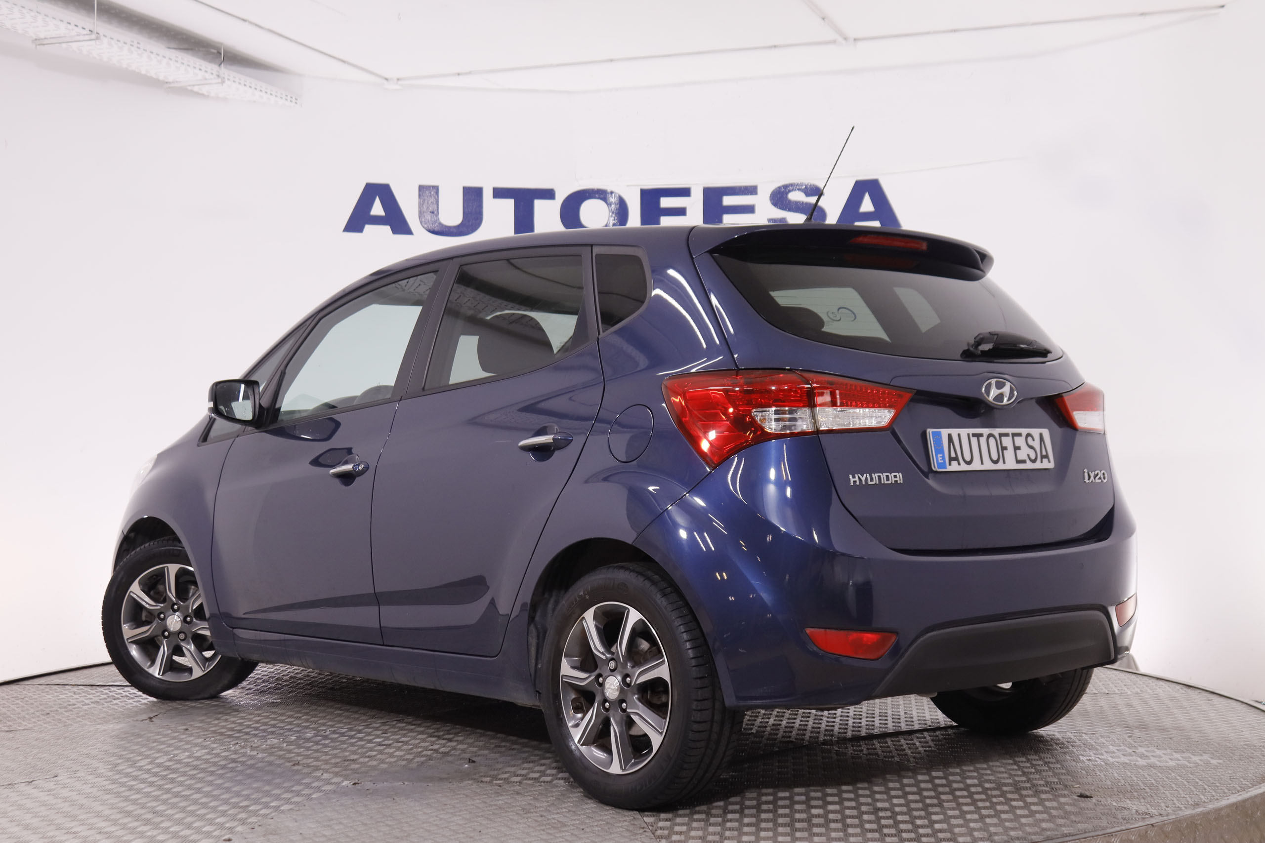 Hyundai Ix20 1.6 CRDI 115CV STYLE 5P # NAVY,CAMARA TRASERA,PARKTRONIC foto 5