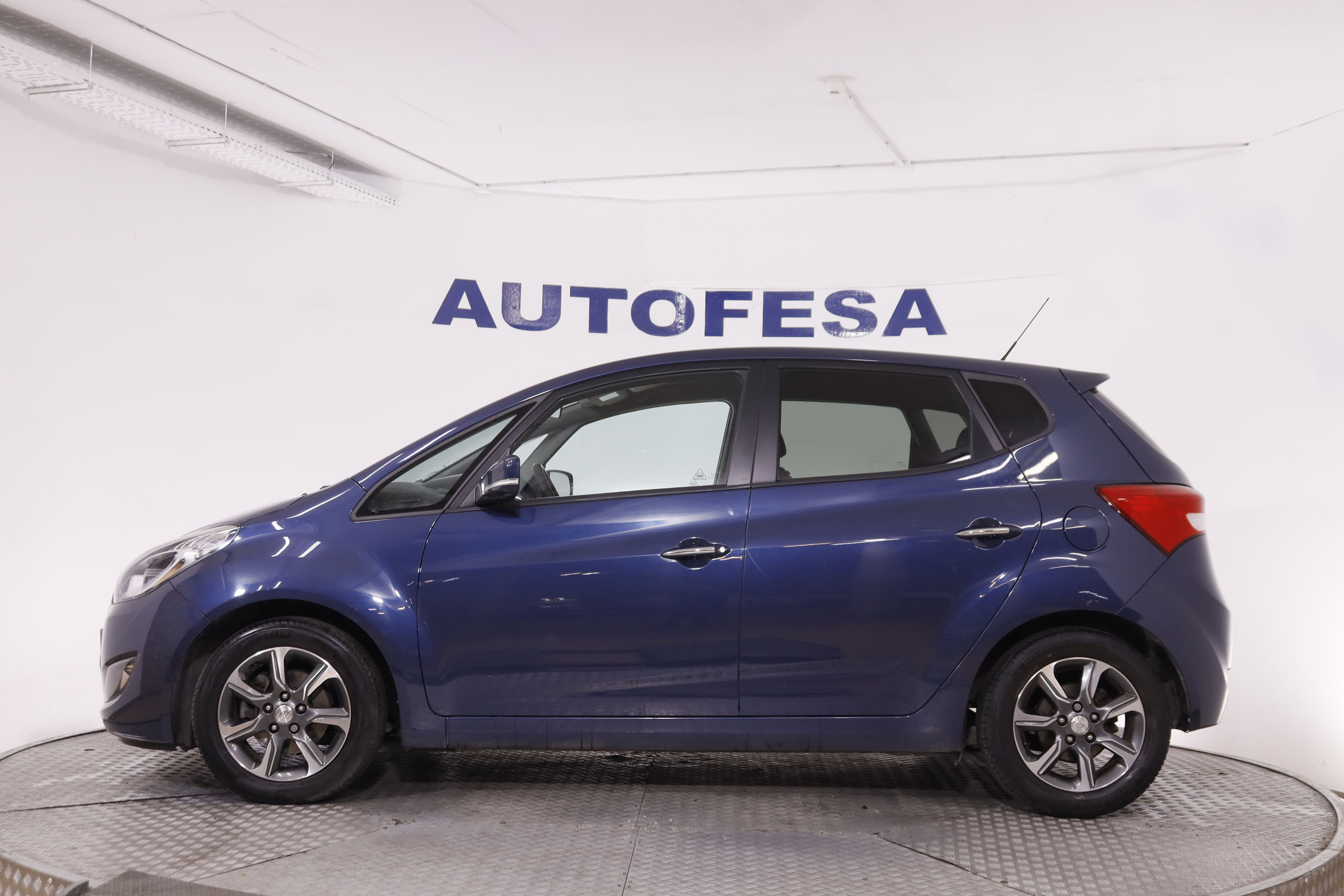 Hyundai Ix20 1.6 CRDI 115CV STYLE 5P # NAVY,CAMARA TRASERA,PARKTRONIC foto 13
