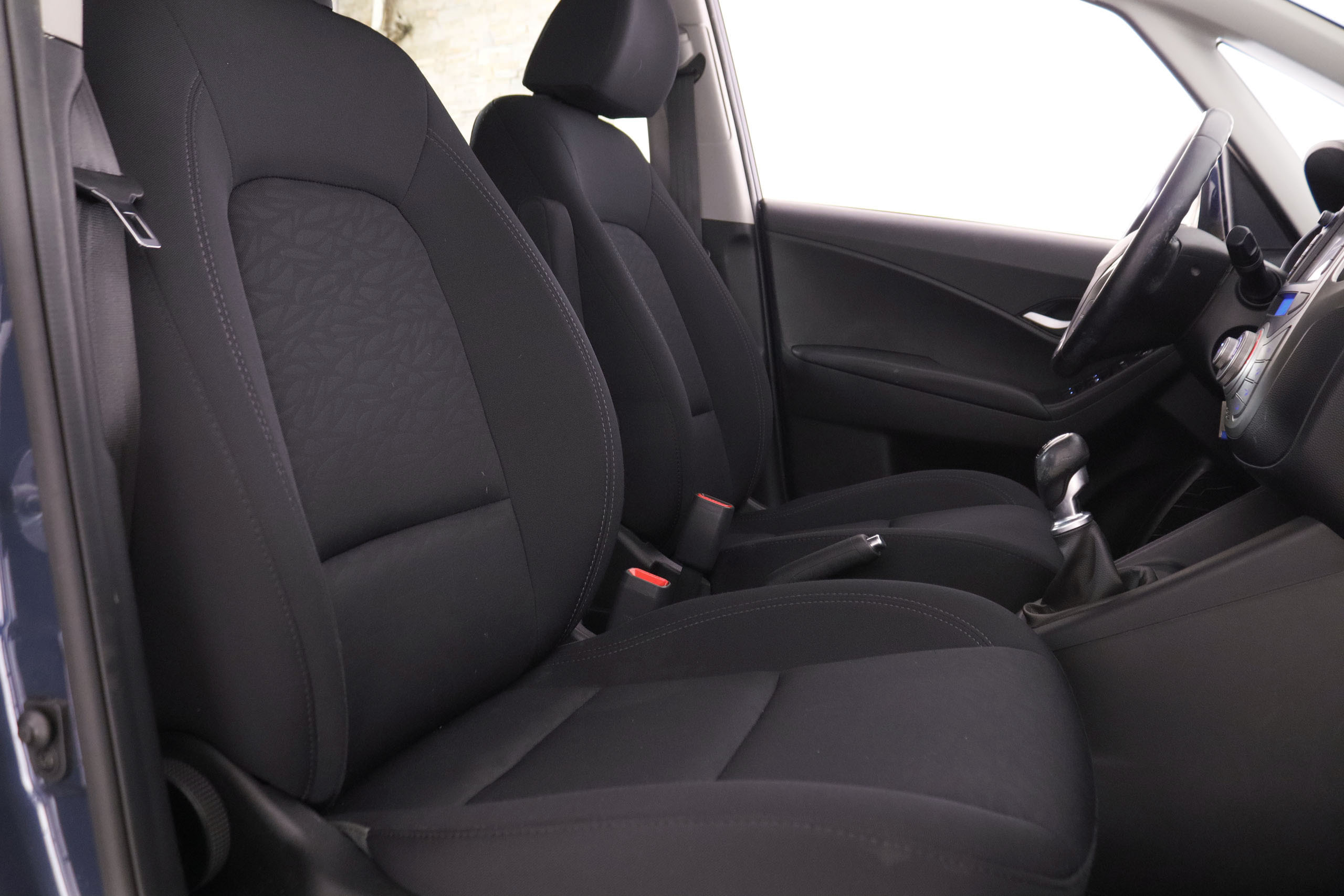 Hyundai Ix20 1.6 CRDI 115CV STYLE 5P # NAVY,CAMARA TRASERA,PARKTRONIC foto 24