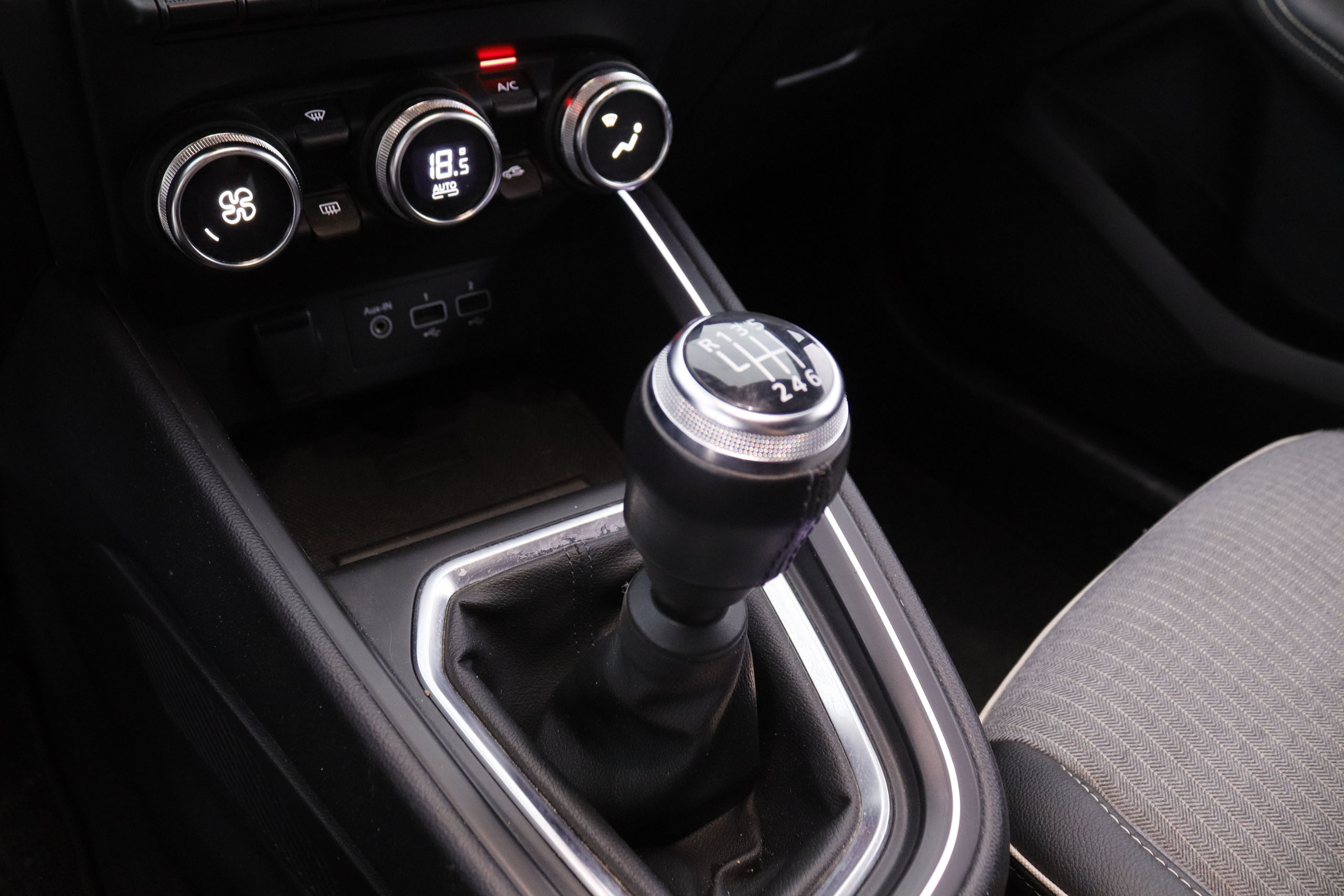 Renault Clio 1.3 TCE INTENS 140CV 5P # IVA DEDUCIBLE, NAVY, PARKTRONIC foto 19