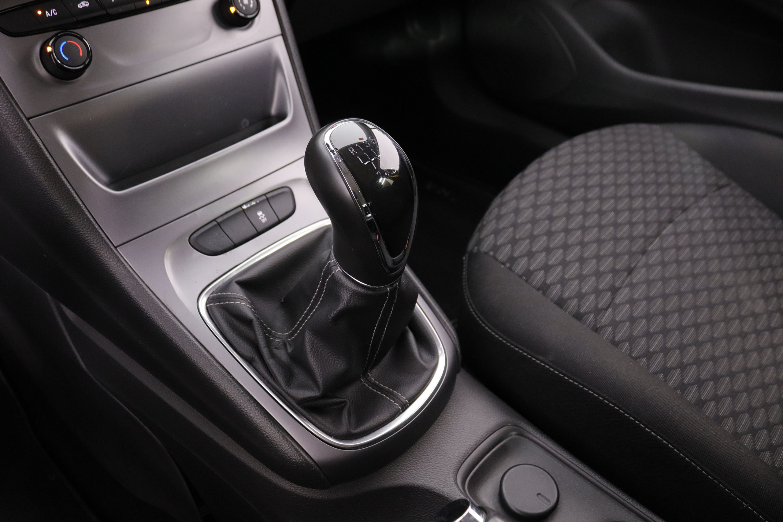 Opel Astra 1.6 CDTI 110CV BUSINESS 5P # LIBRO REVISION foto 18