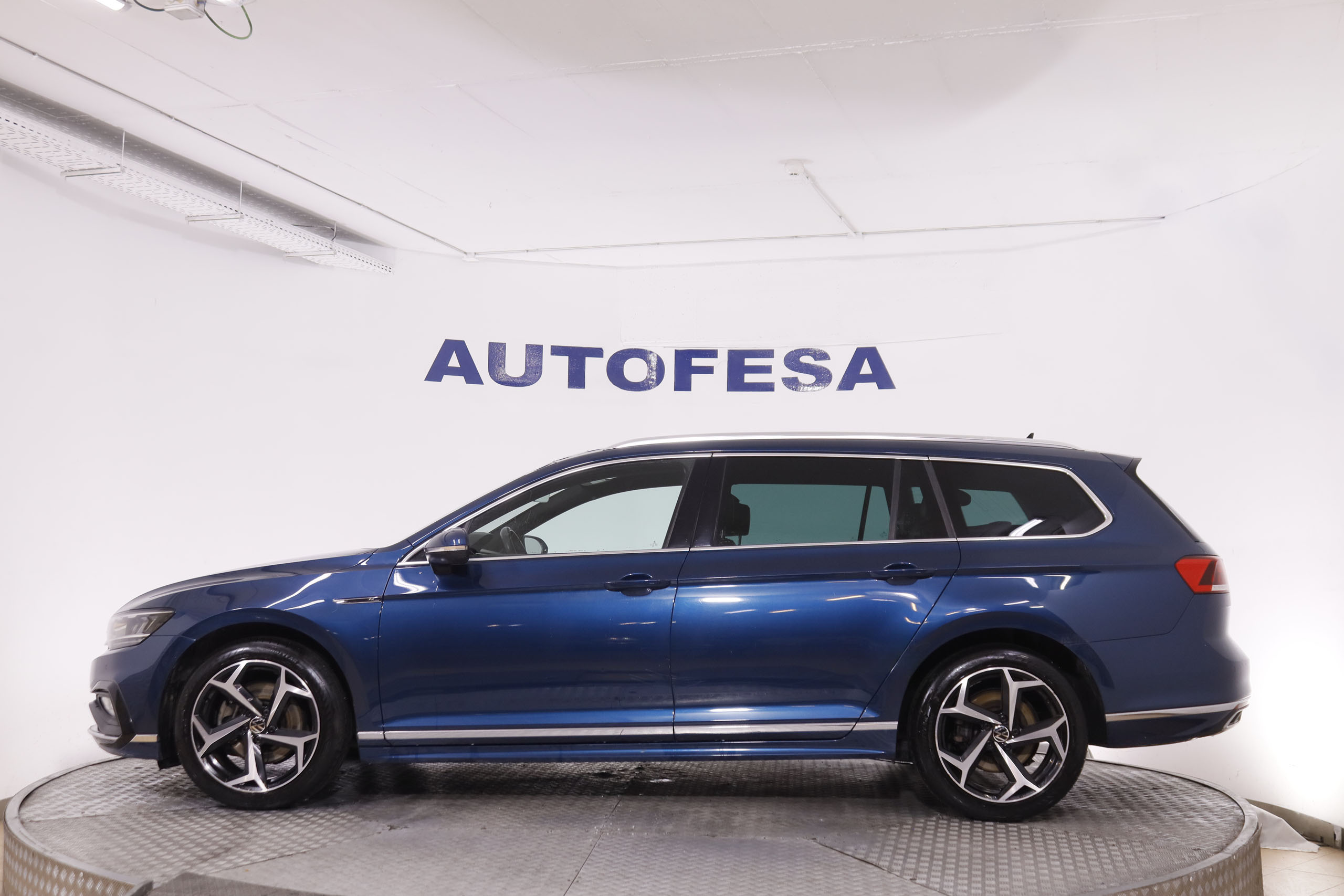 Volkswagen Passat VARIANT 2.0 TDI DSG R LINE AUTO 150CV 5P # IVA DEDUCIBLE, CUERO, NAVY, PARKTRONIC - Foto 9