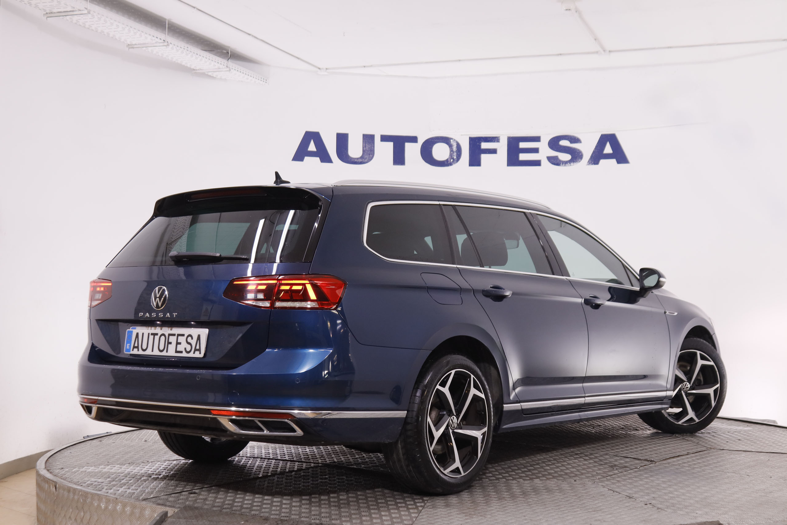 Volkswagen Passat VARIANT 2.0 TDI DSG R LINE AUTO 150CV 5P # IVA DEDUCIBLE, CUERO, NAVY, PARKTRONIC - Foto 5