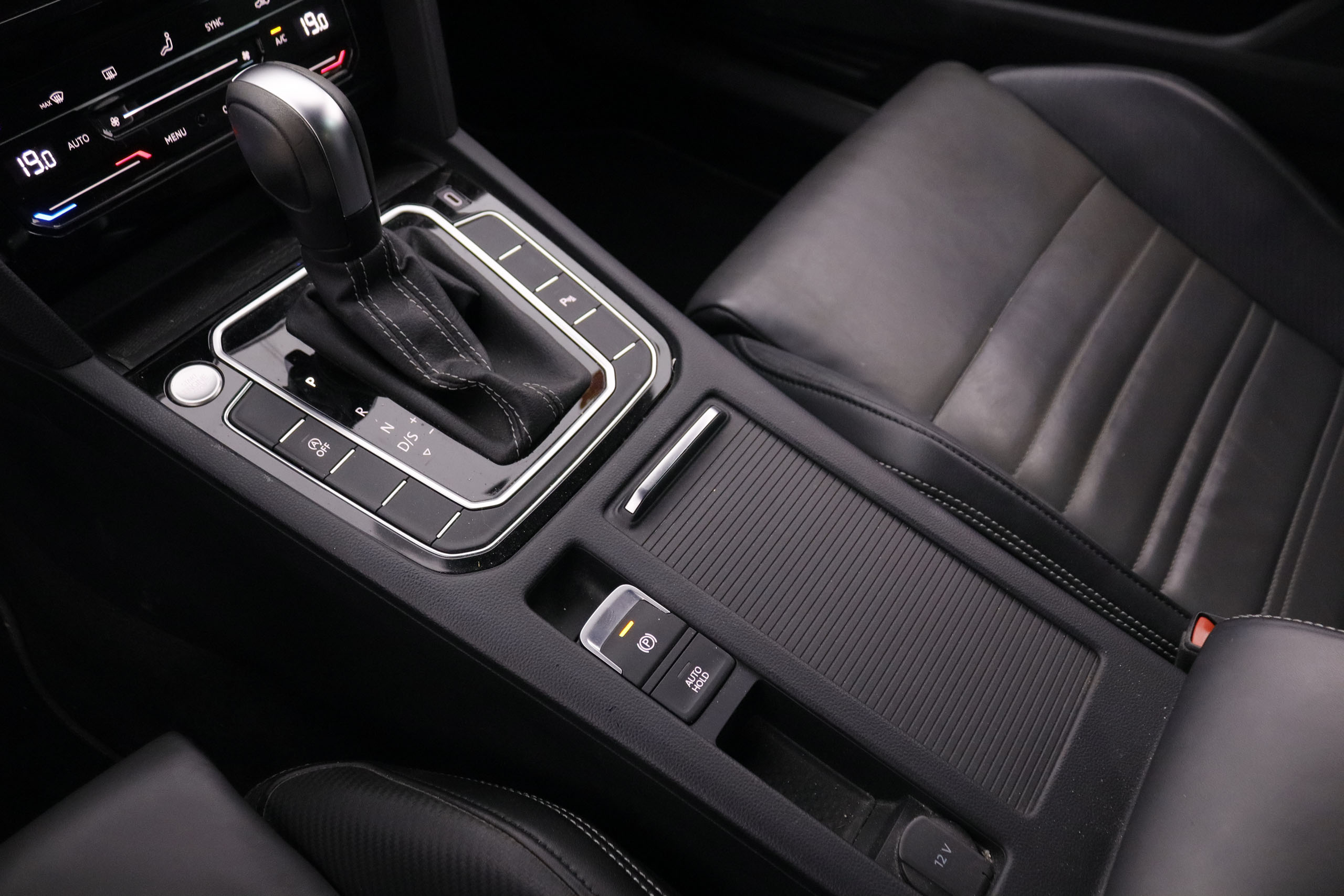 Volkswagen Passat VARIANT 2.0 TDI DSG R LINE AUTO 150CV 5P # IVA DEDUCIBLE, CUERO, NAVY, PARKTRONIC foto 24