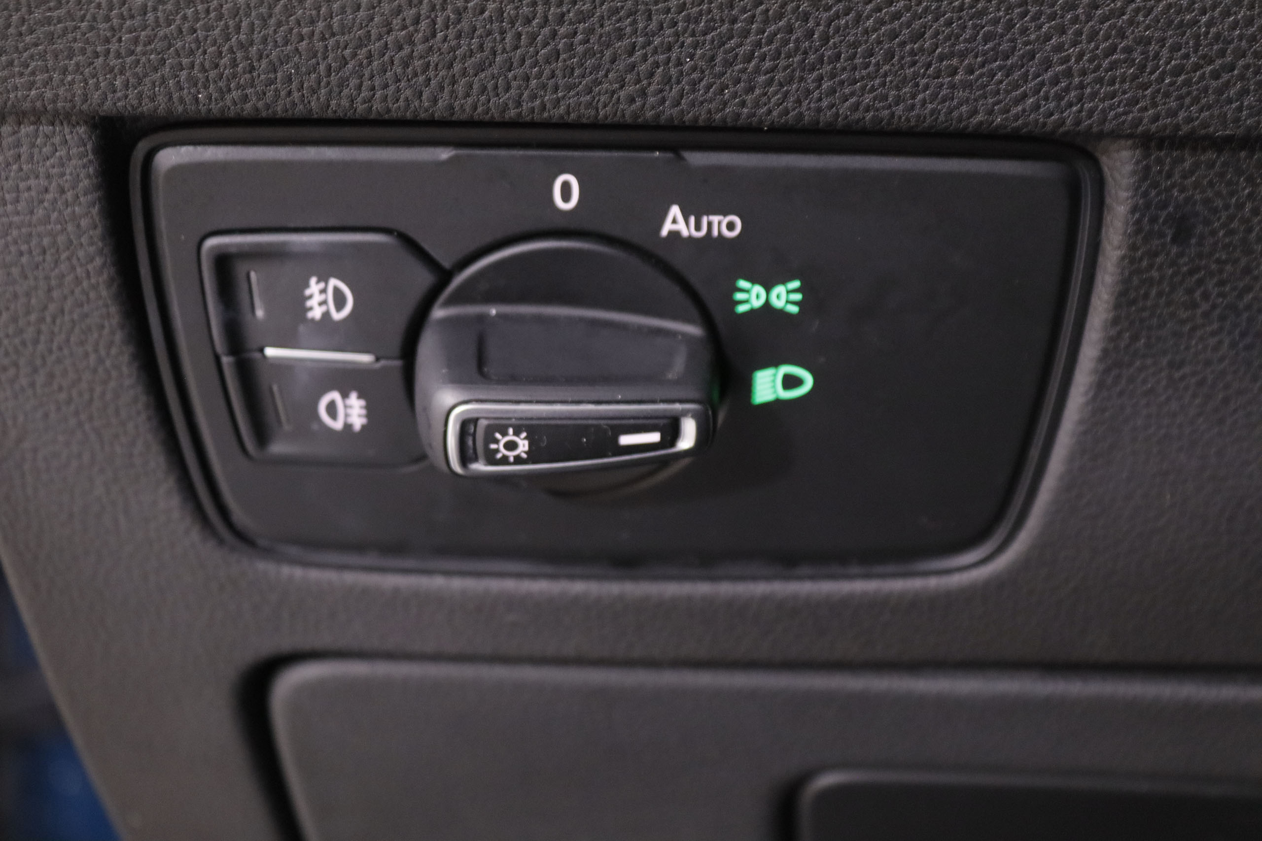 Volkswagen Passat VARIANT 2.0 TDI DSG R LINE AUTO 150CV 5P # IVA DEDUCIBLE, CUERO, NAVY, PARKTRONIC foto 23