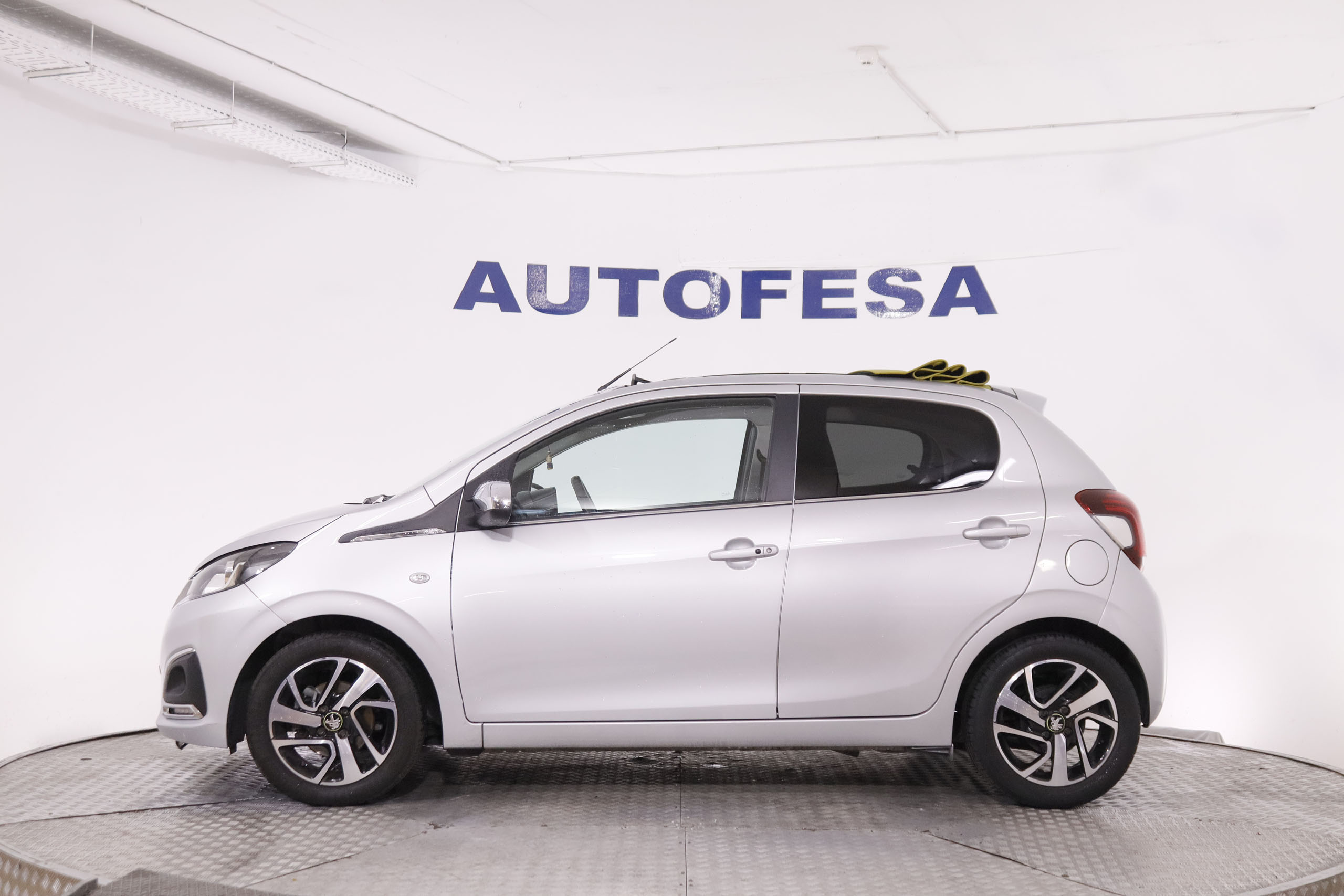 Peugeot 108 1.0 VTI TOP! 72CV 5P # TECHO foto 10