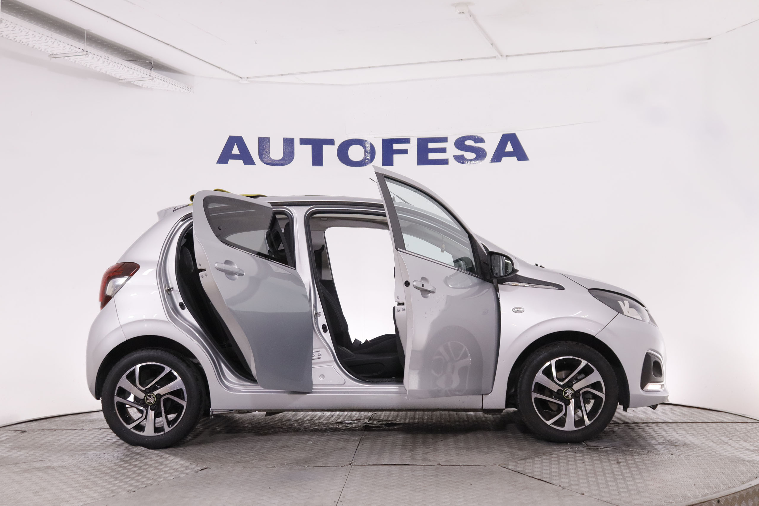 Peugeot 108 1.0 VTI TOP! 72CV 5P # TECHO foto 11