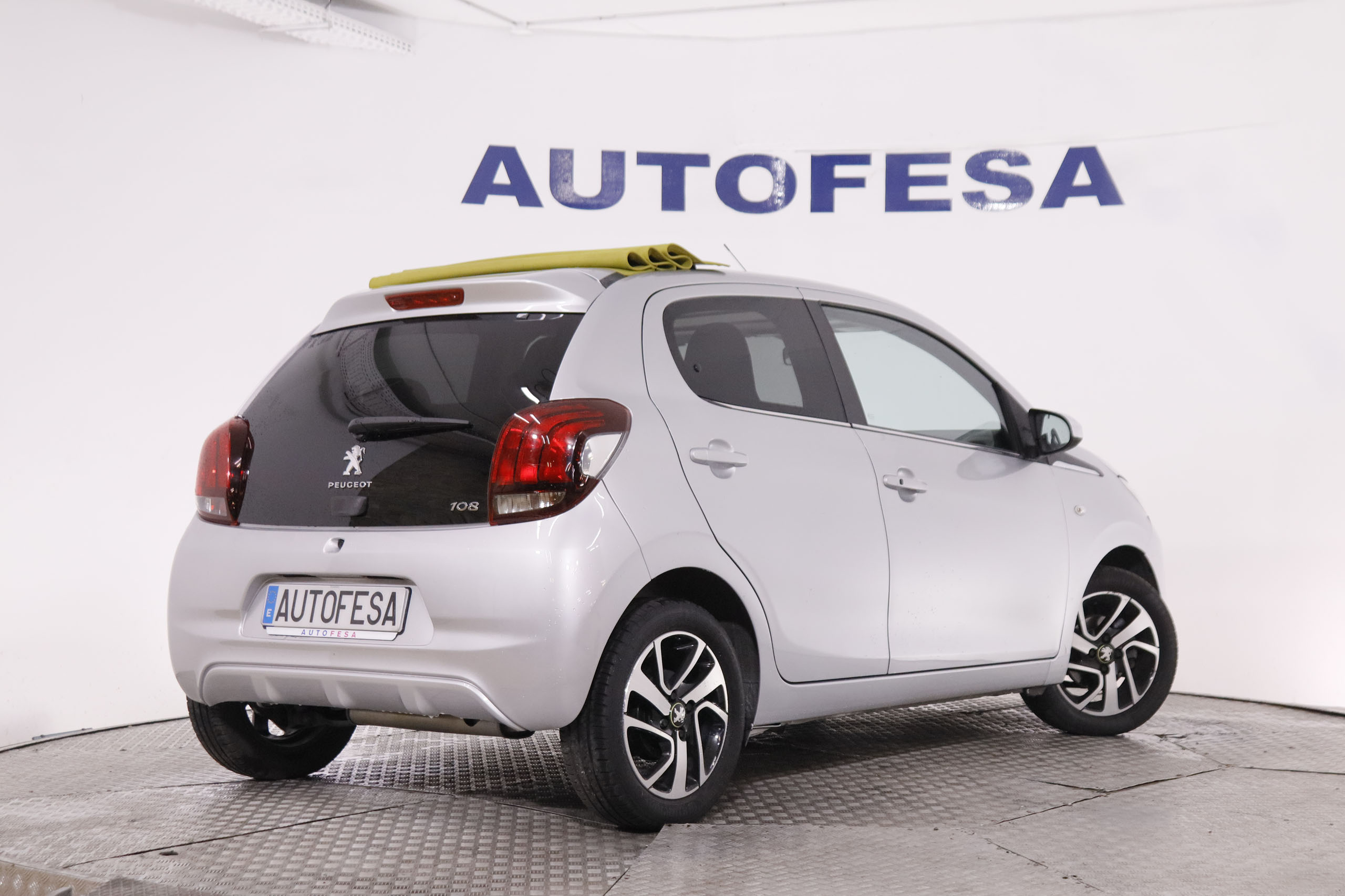 Peugeot 108 1.0 VTI TOP! 72CV 5P # TECHO foto 5