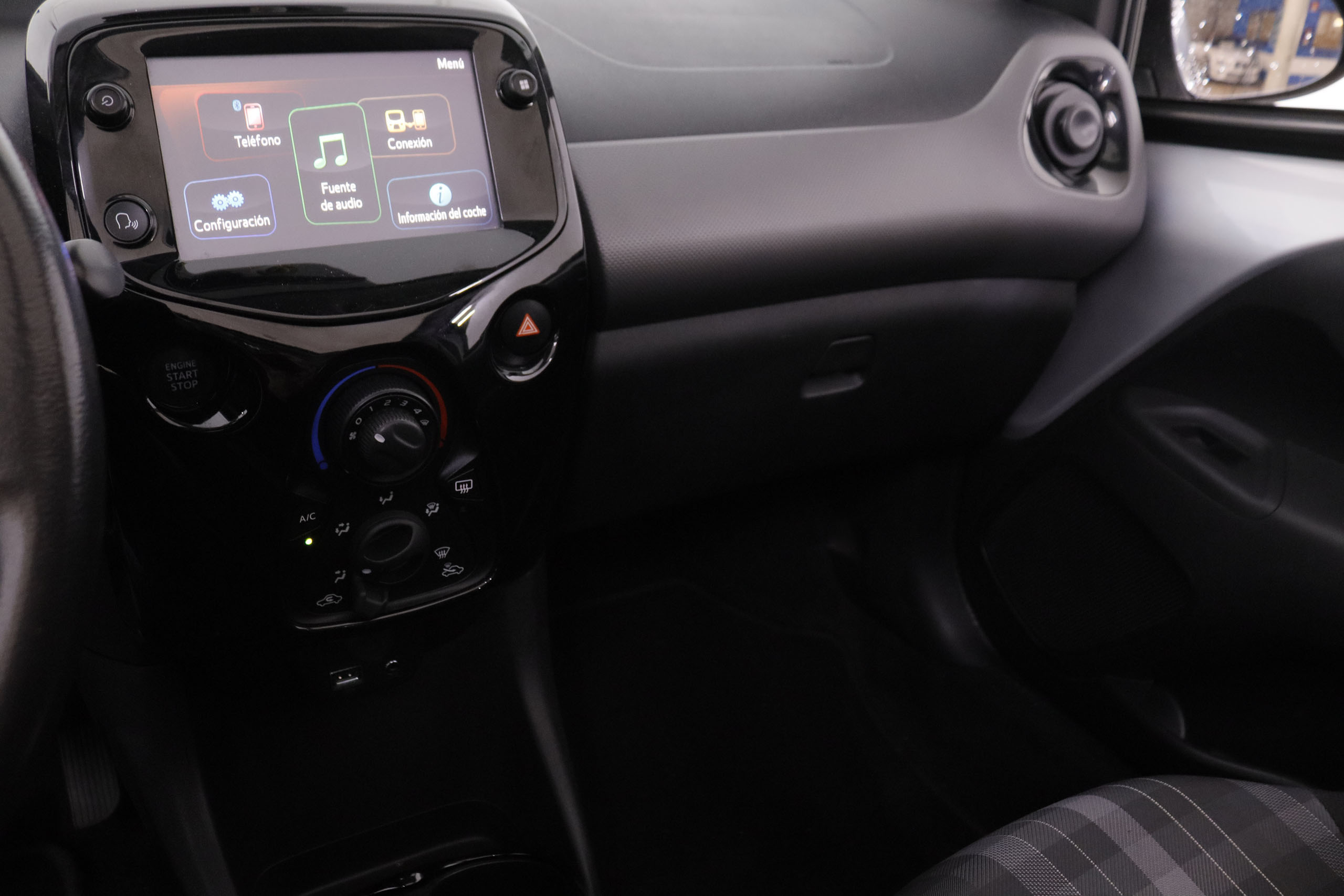 Peugeot 108 1.0 VTI TOP! 72CV 5P # TECHO foto 20