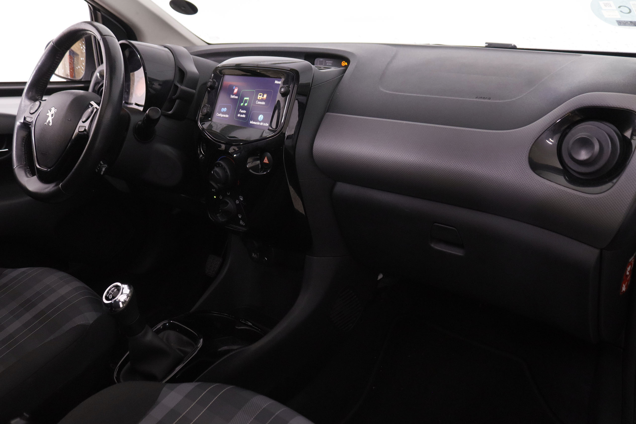 Peugeot 108 1.0 VTI TOP! 72CV 5P # TECHO foto 18