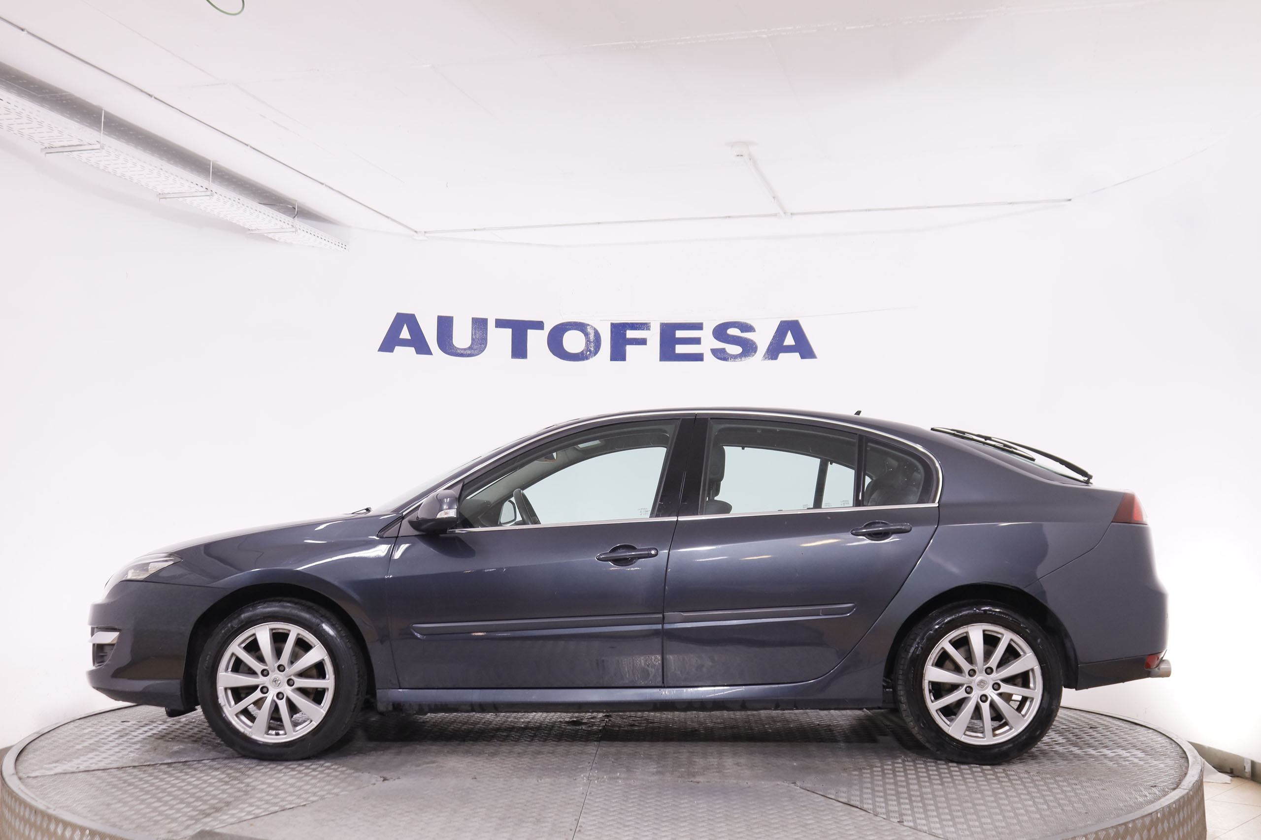 Renault Laguna 2.0 DCI ENERGY DYNAMIC TOMTOM 130CV 5P # NAVY, PARKTRONIC foto 9