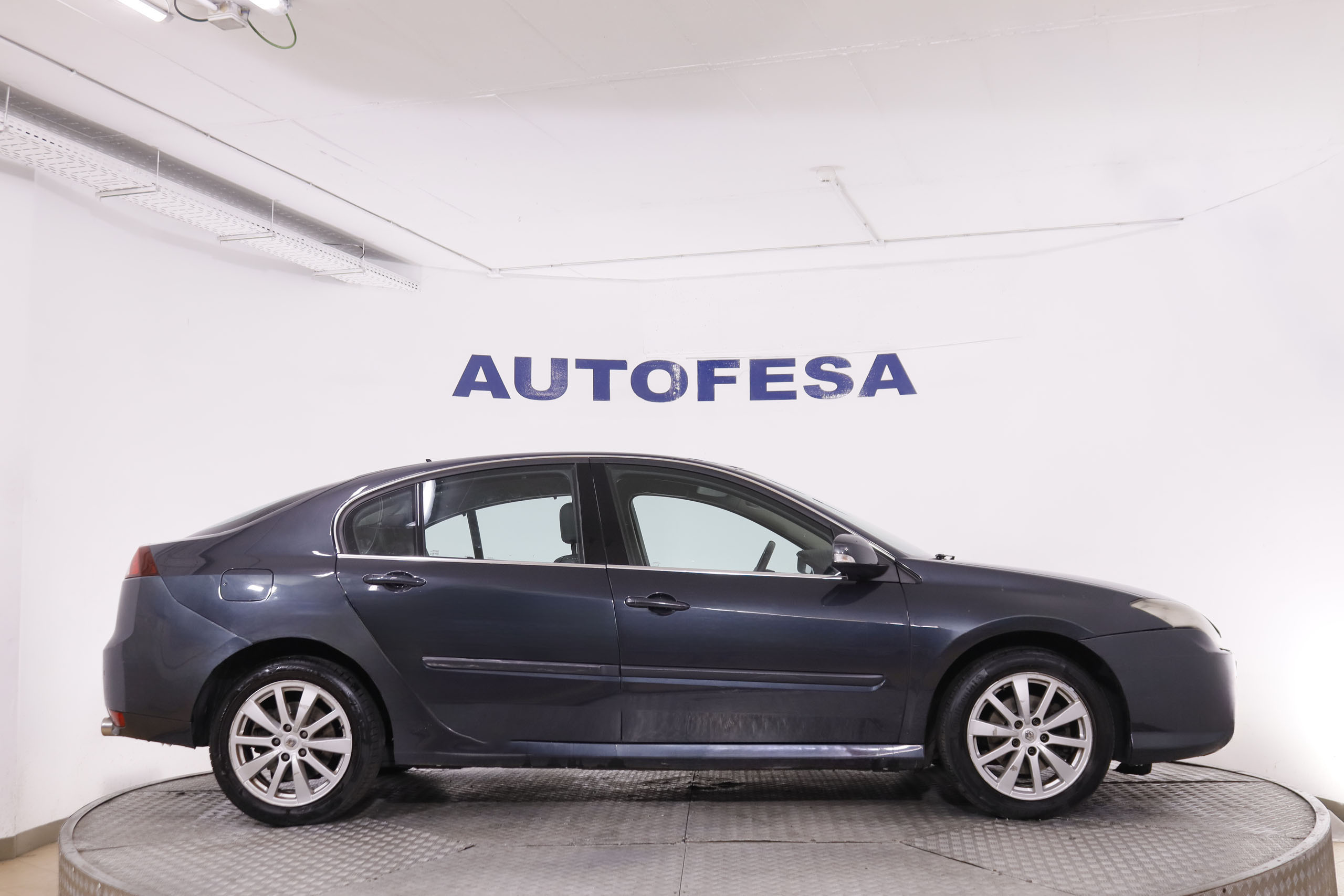 Renault Laguna 2.0 DCI ENERGY DYNAMIC TOMTOM 130CV 5P # NAVY, PARKTRONIC foto 13