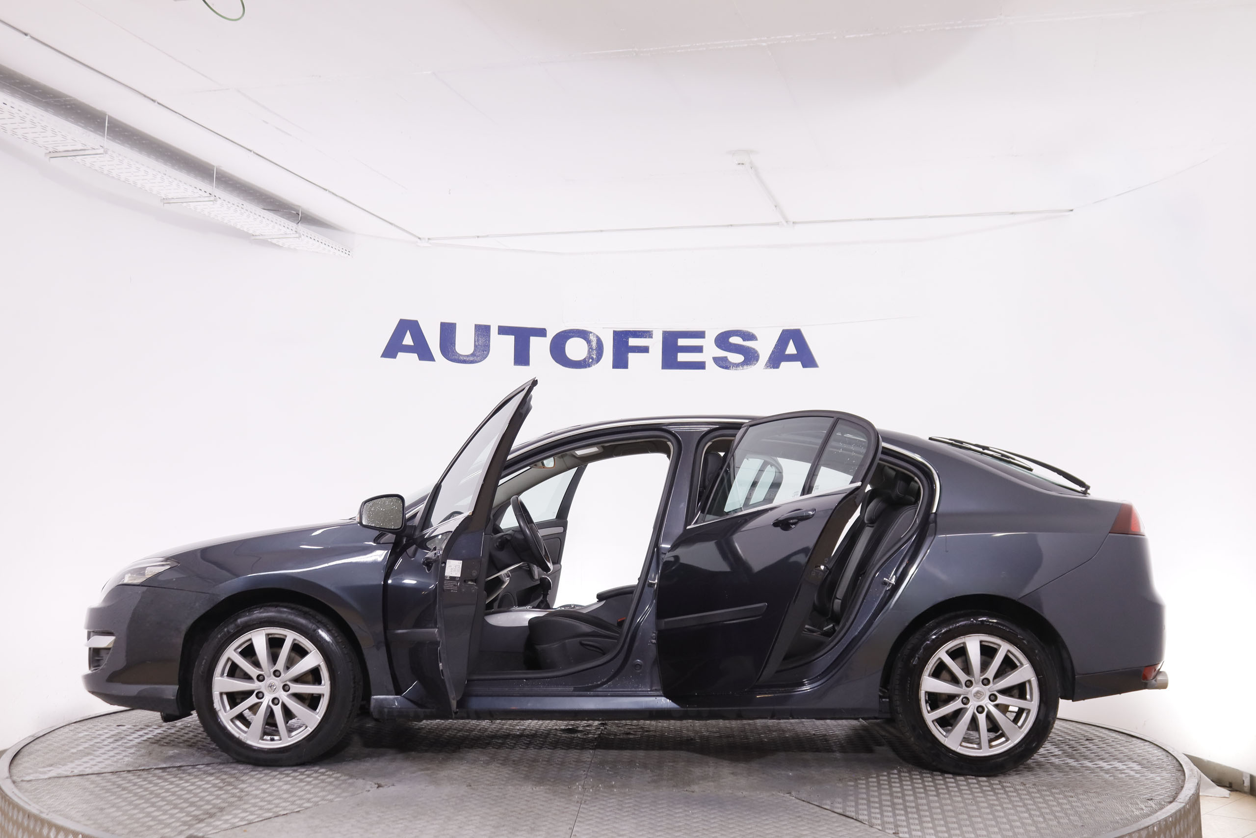 Renault Laguna 2.0 DCI ENERGY DYNAMIC TOMTOM 130CV 5P # NAVY, PARKTRONIC foto 10