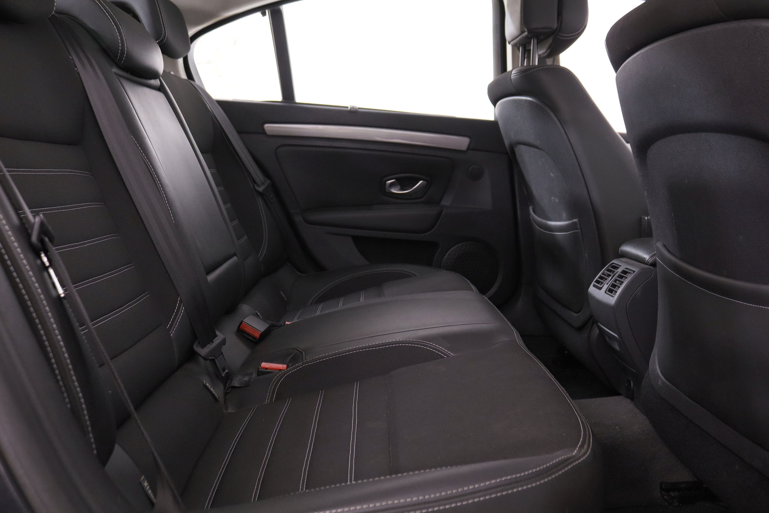 Renault Laguna 2.0 DCI ENERGY DYNAMIC TOMTOM 130CV 5P # NAVY, PARKTRONIC foto 23