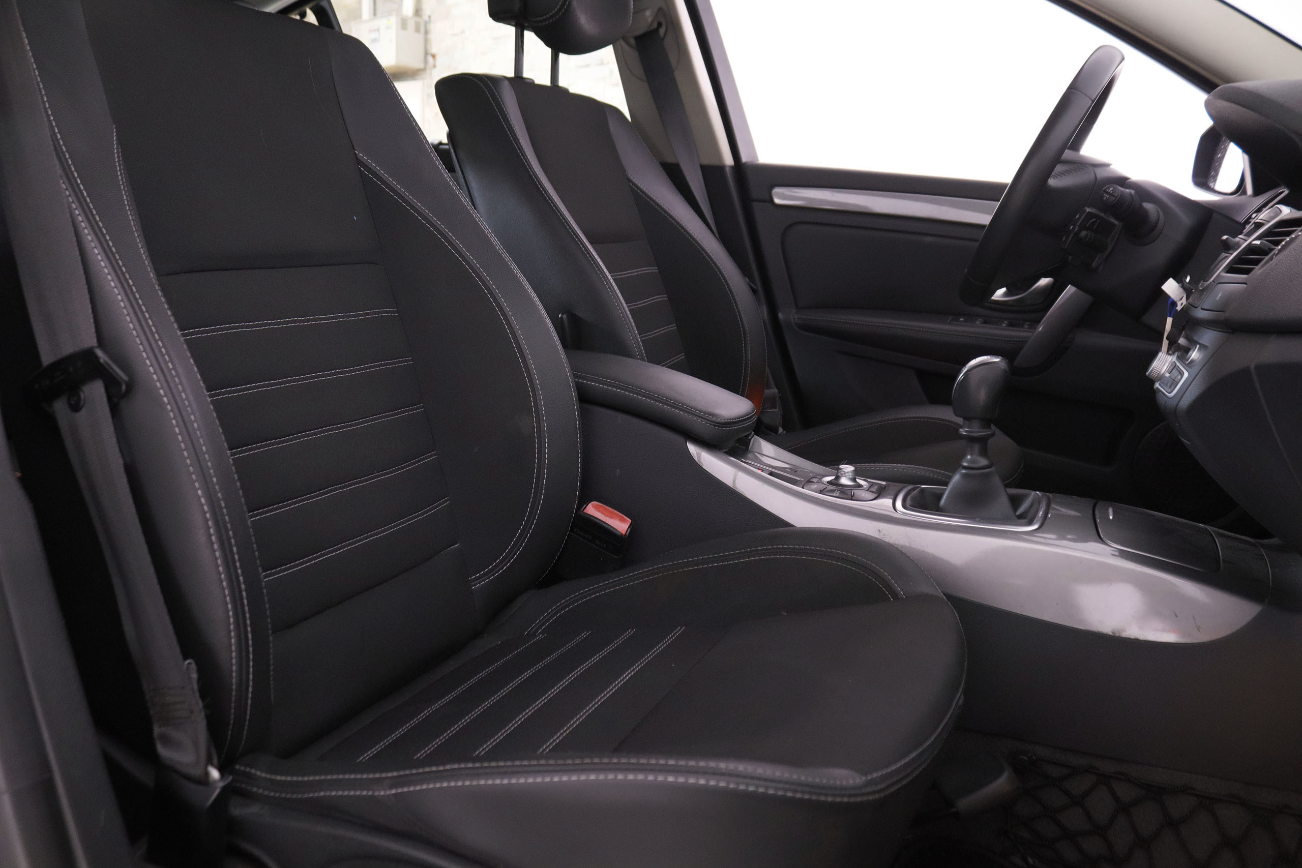 Renault Laguna 2.0 DCI ENERGY DYNAMIC TOMTOM 130CV 5P # NAVY, PARKTRONIC foto 22