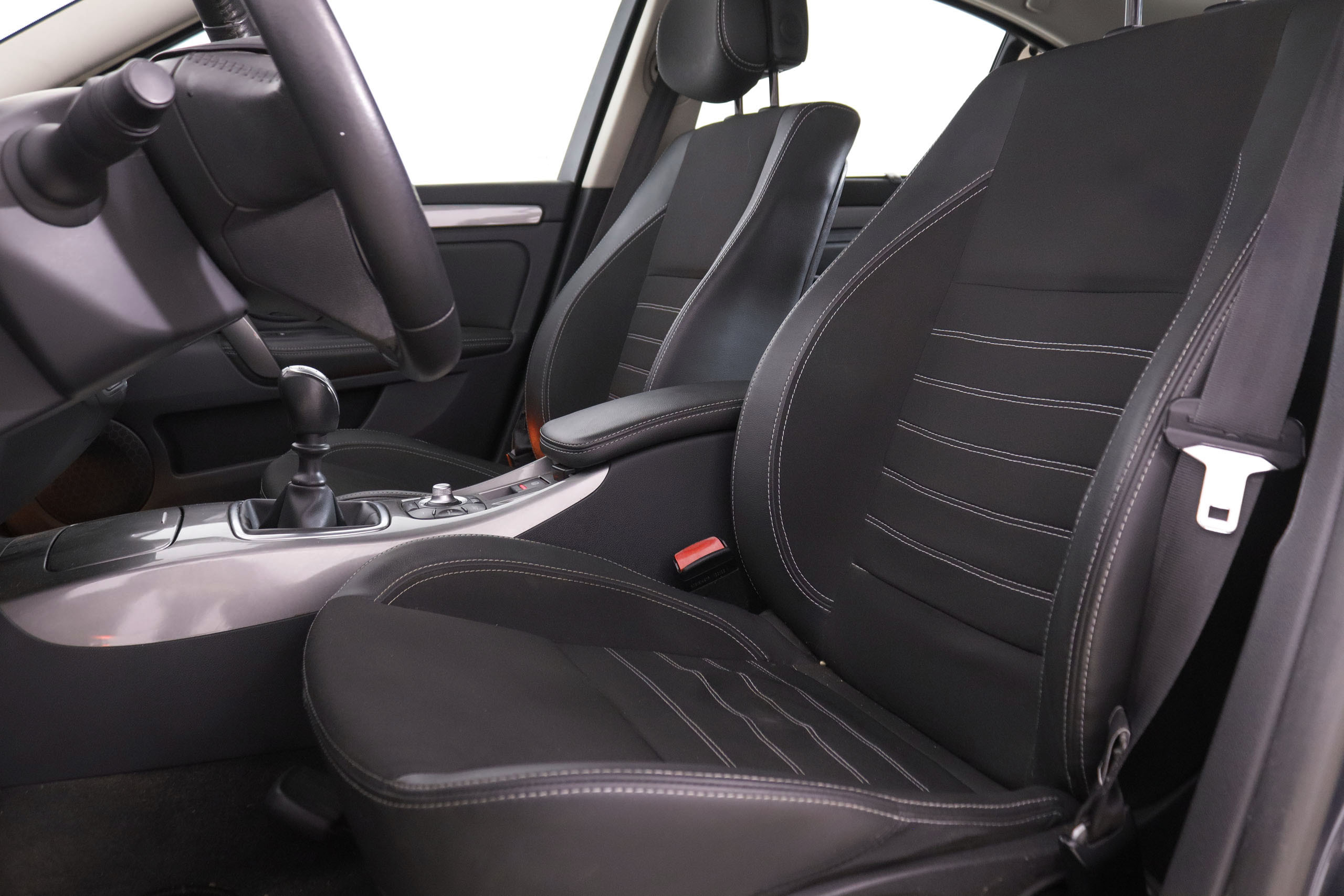 Renault Laguna 2.0 DCI ENERGY DYNAMIC TOMTOM 130CV 5P # NAVY, PARKTRONIC foto 21