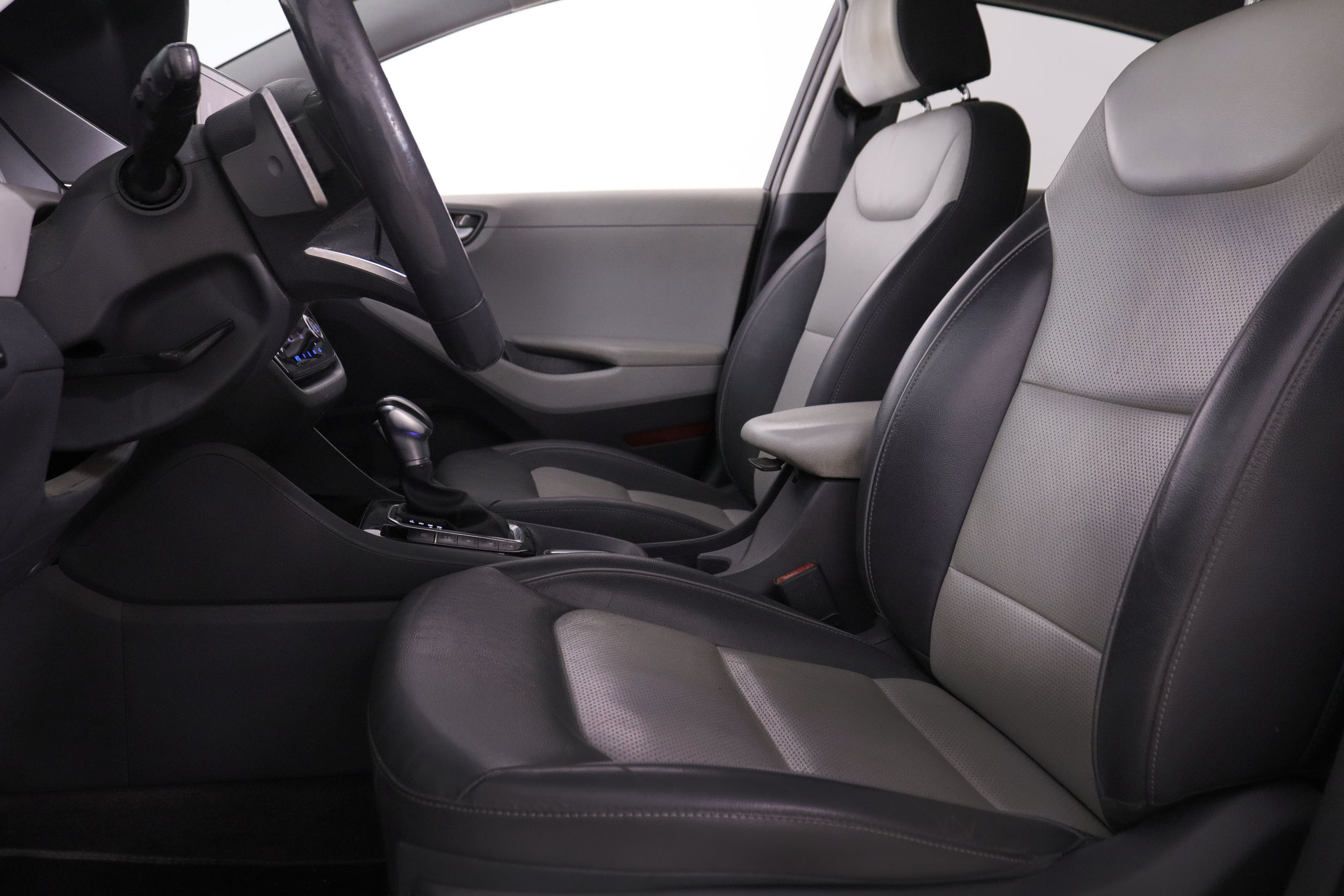 Hyundai Ioniq 1.6 PHEV PLUG IN TECNO AUTO 141CV 5P # CUERO, NAVY, PARKTRONIC foto 25