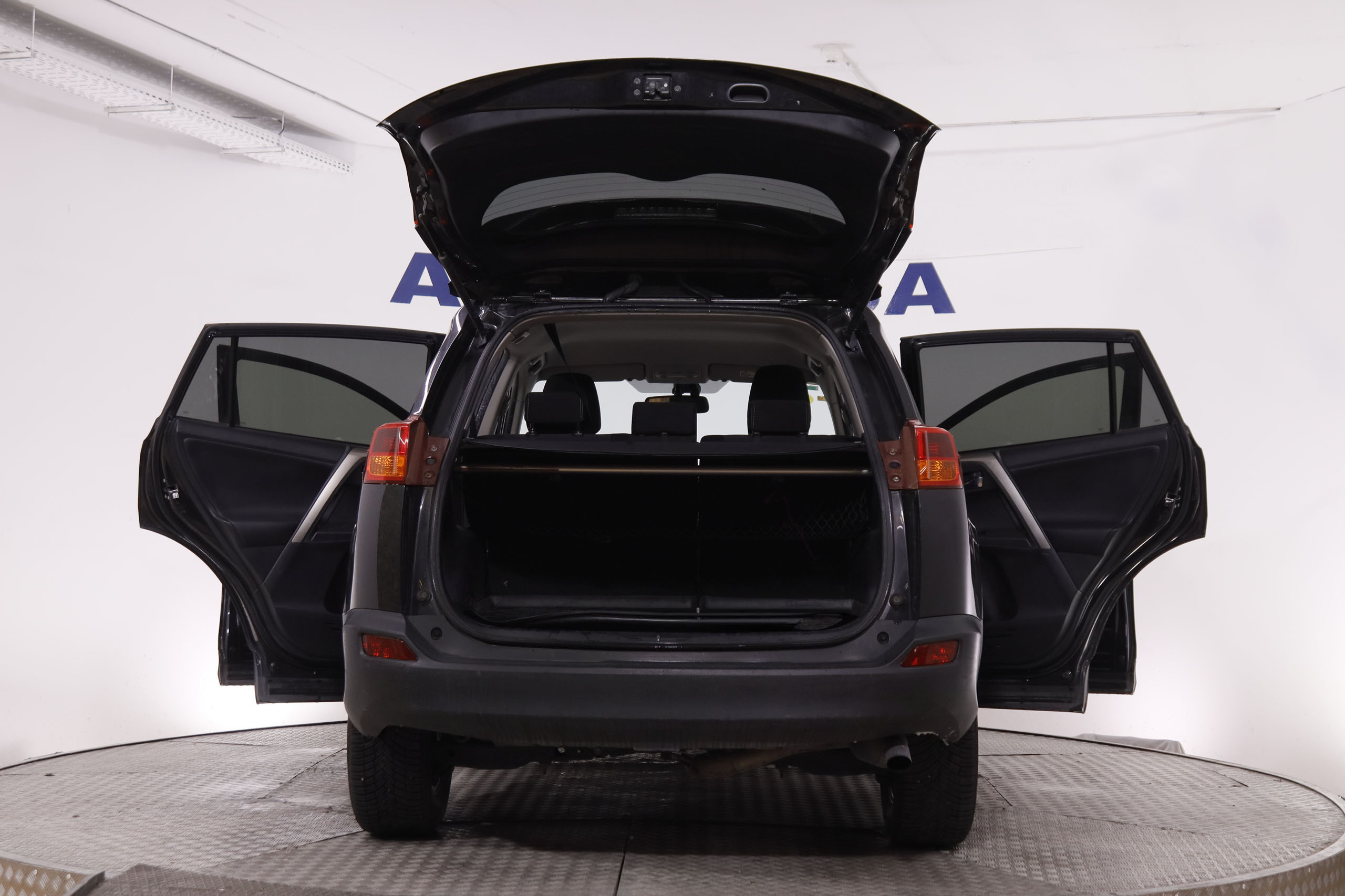 Toyota RAV4 2.2D Advance AWD - foto 7