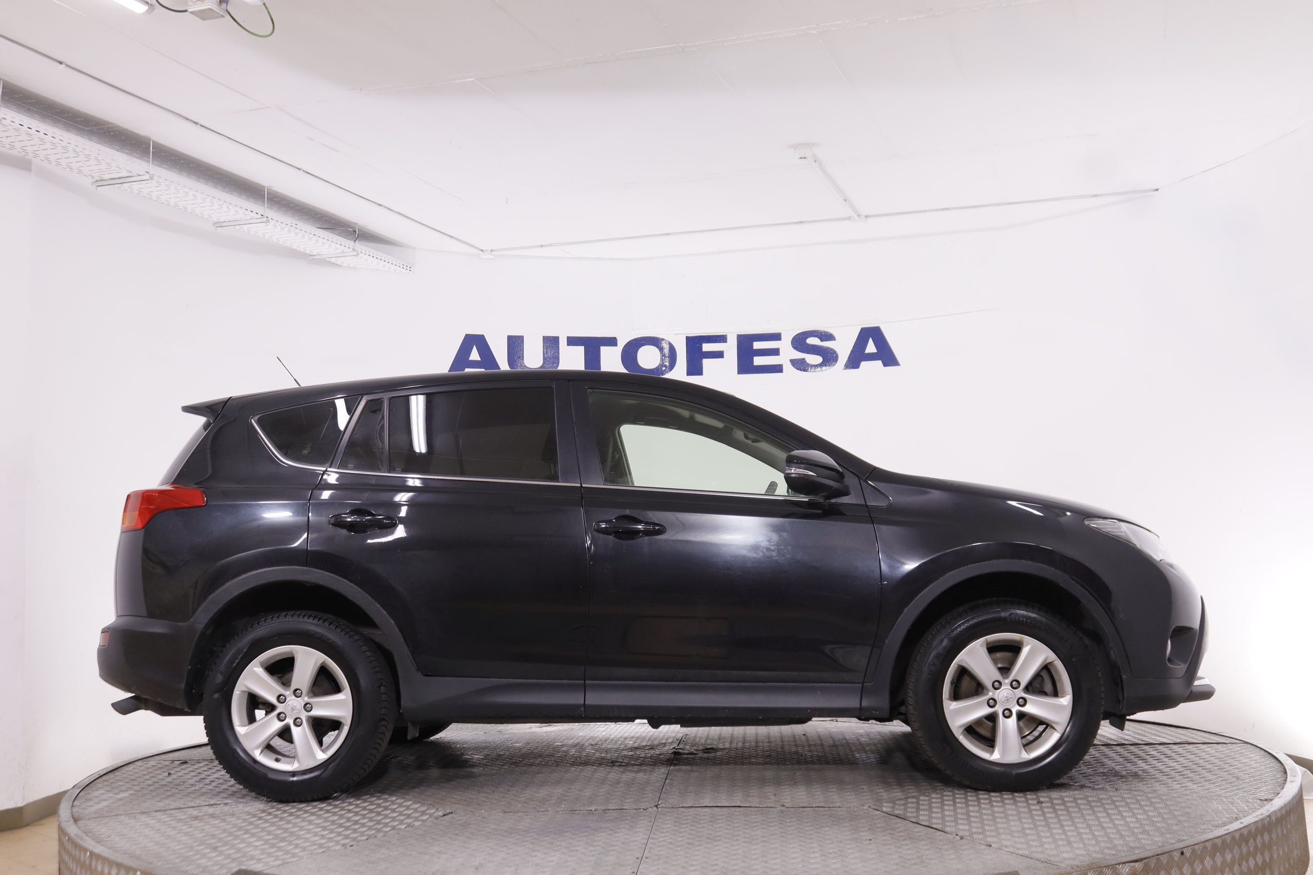 Toyota RAV4 2.2D Advance AWD - foto 8