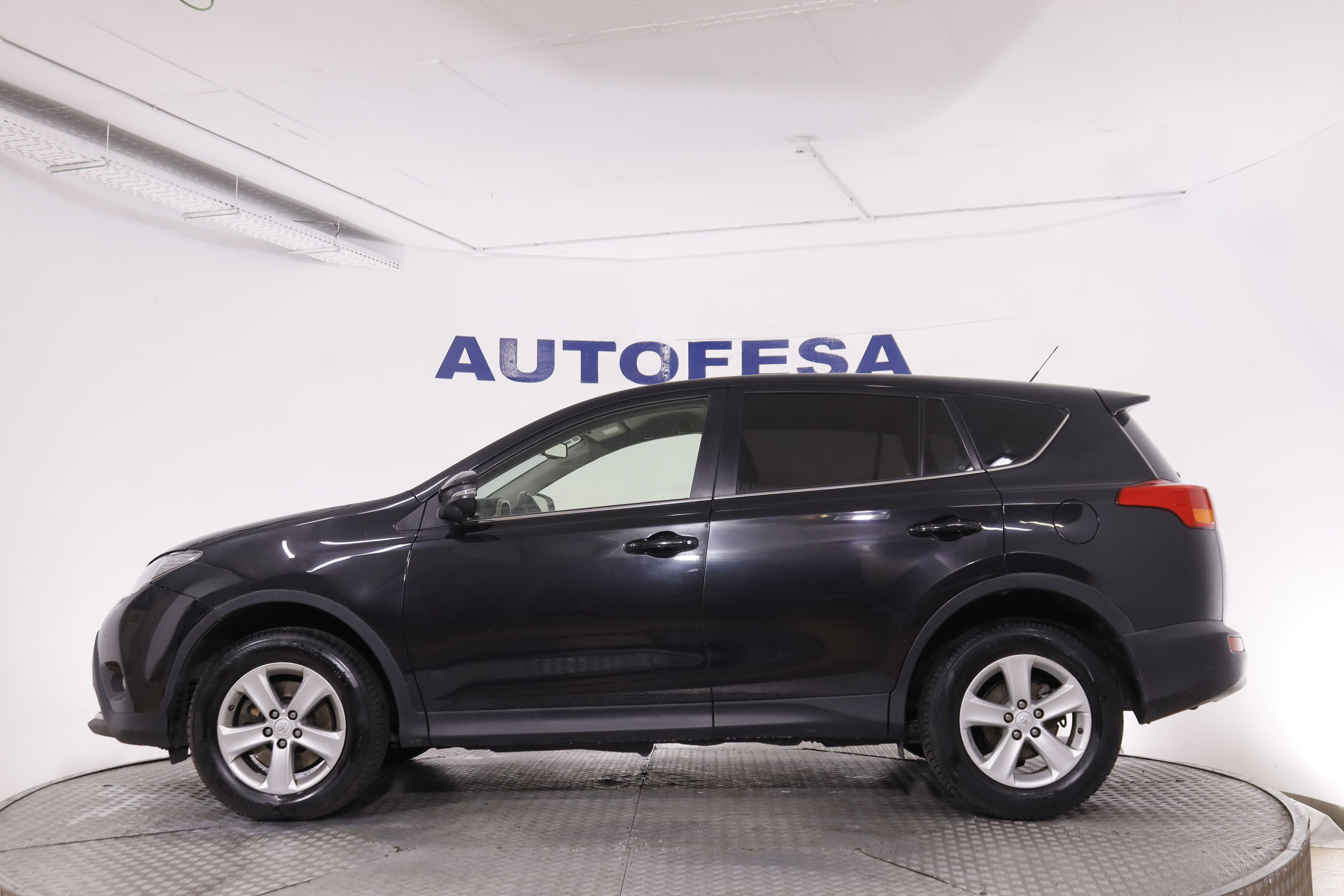 Toyota RAV4 2.2D Advance AWD - foto 9
