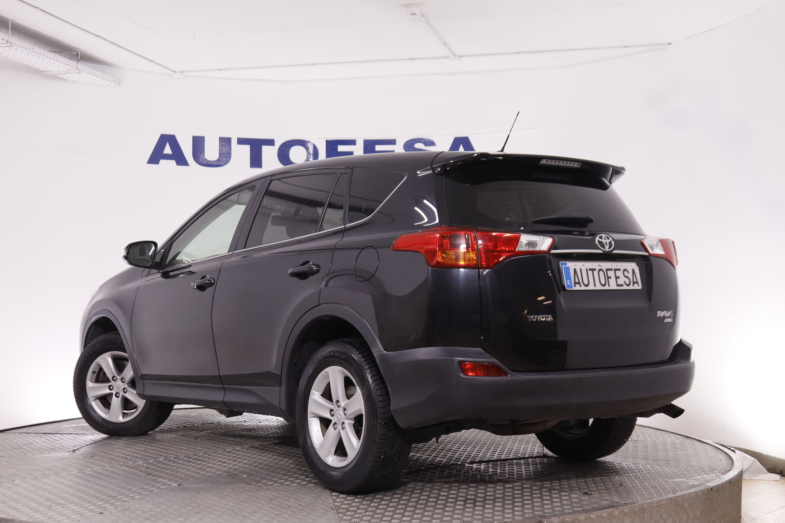 Toyota RAV4 2.2D Advance AWD - foto 6