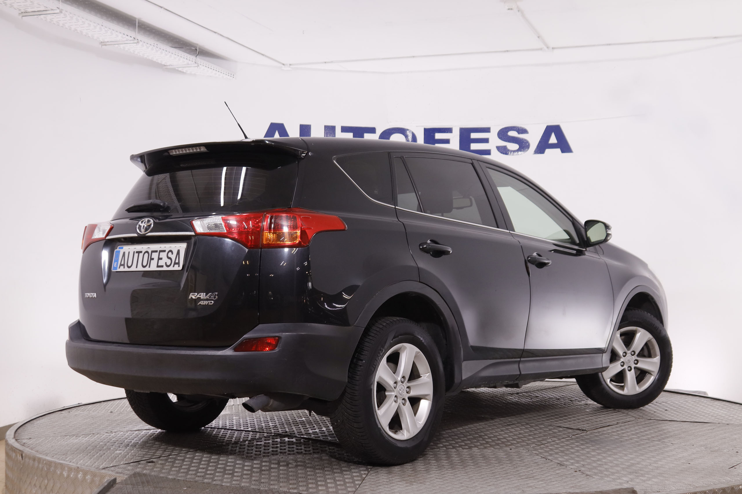 Toyota RAV4 2.2D Advance AWD - foto 4